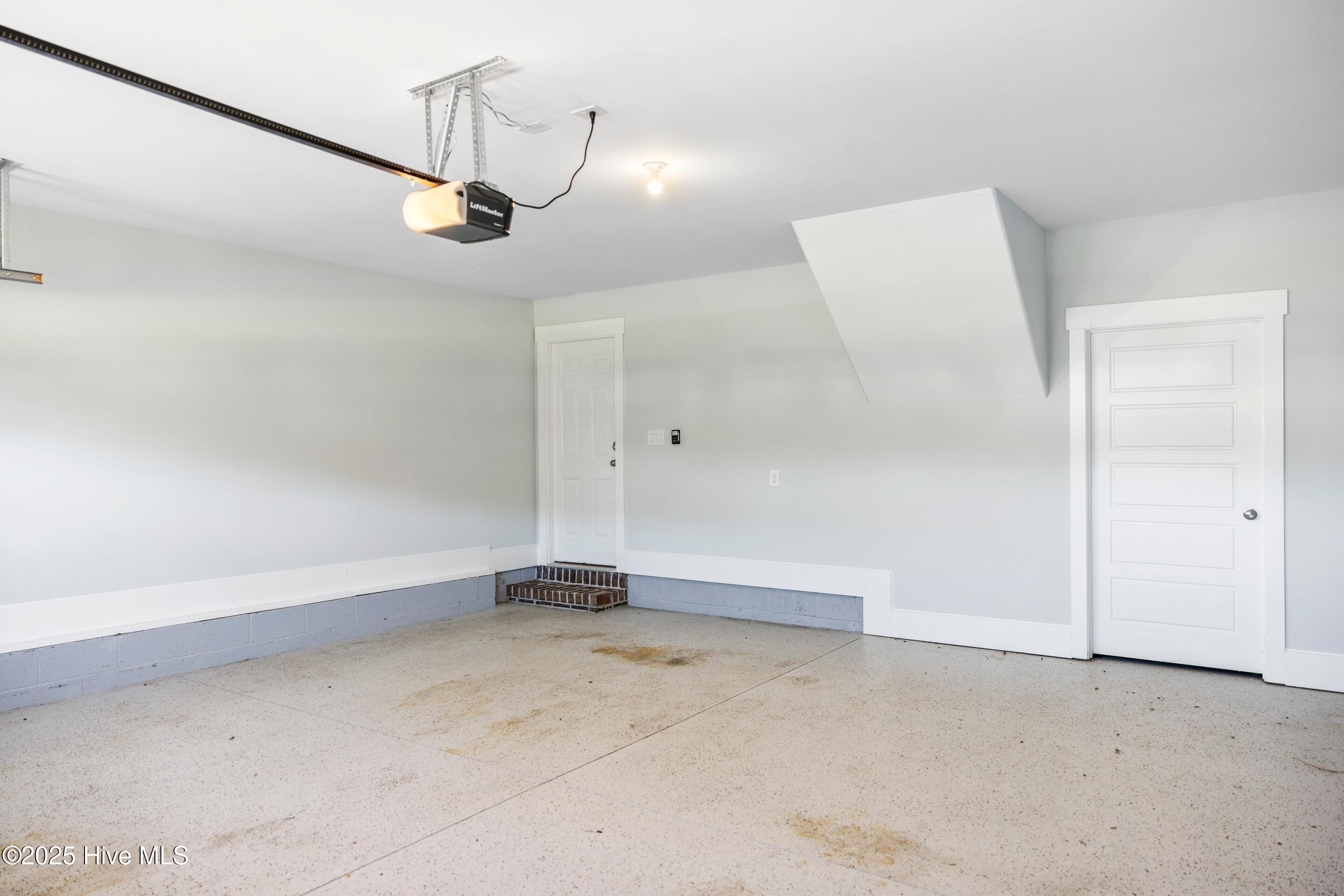 100531261 | Photo 57