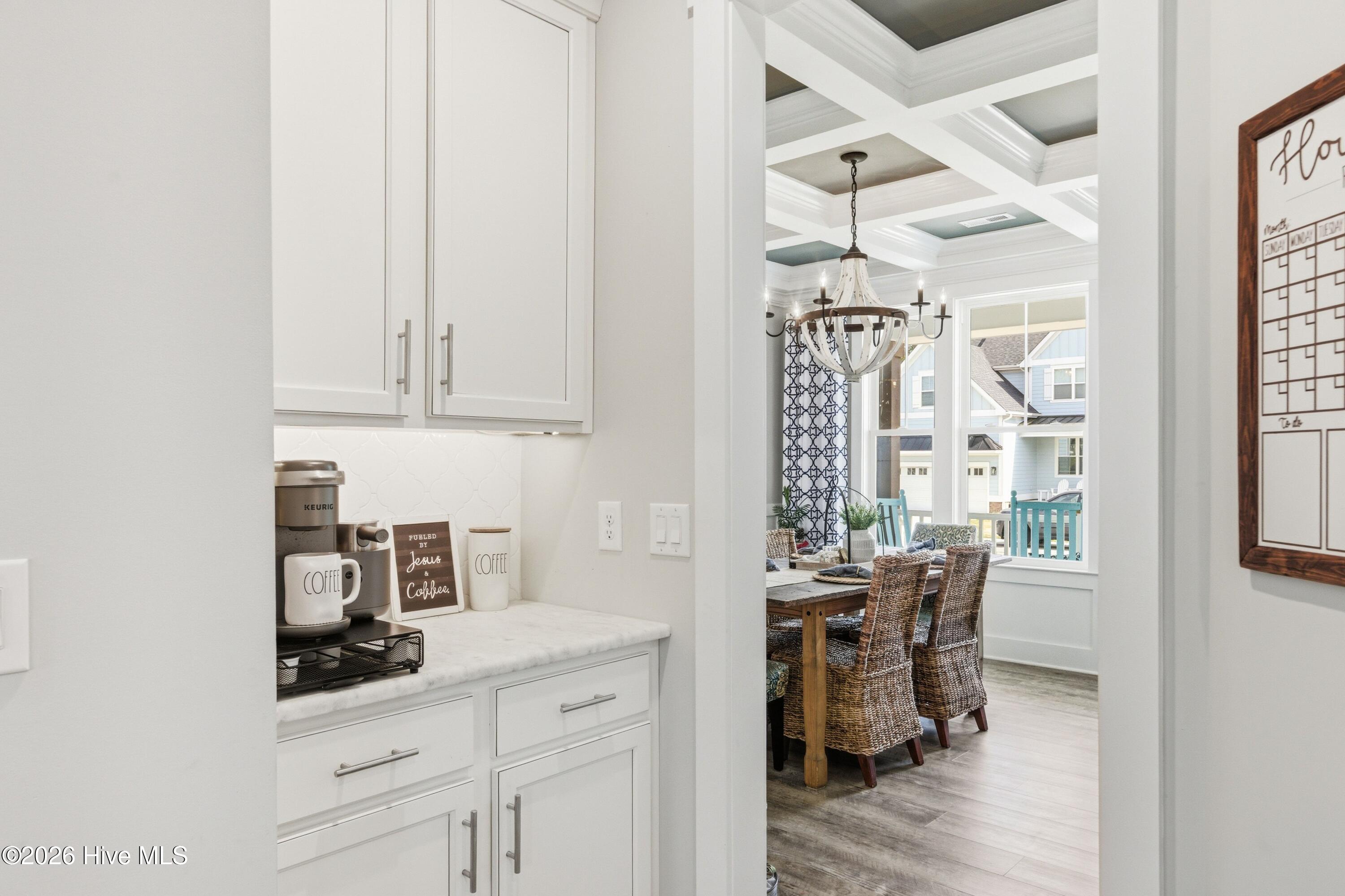 100564448 | Photo 28