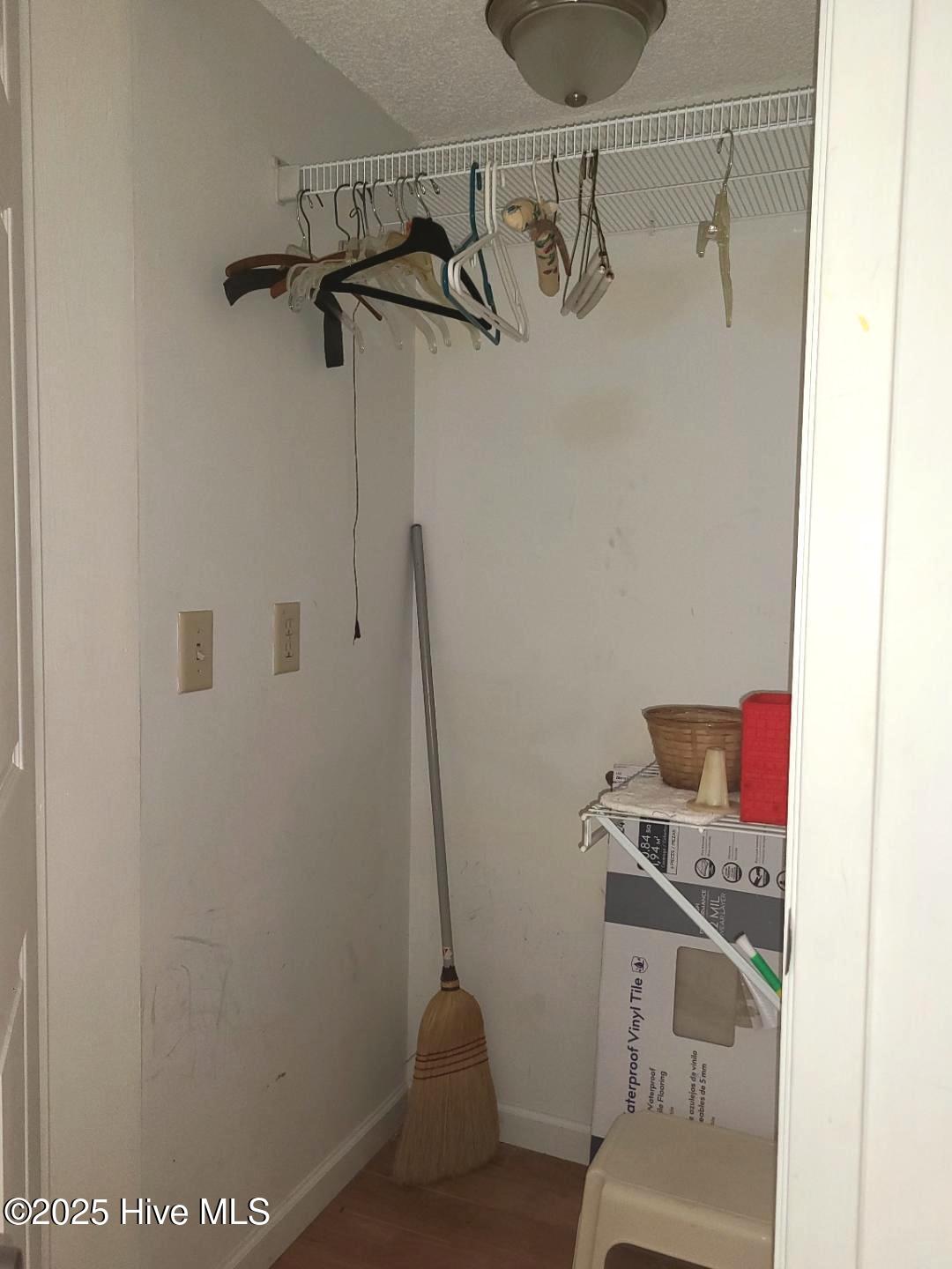 100499294 | Photo 24