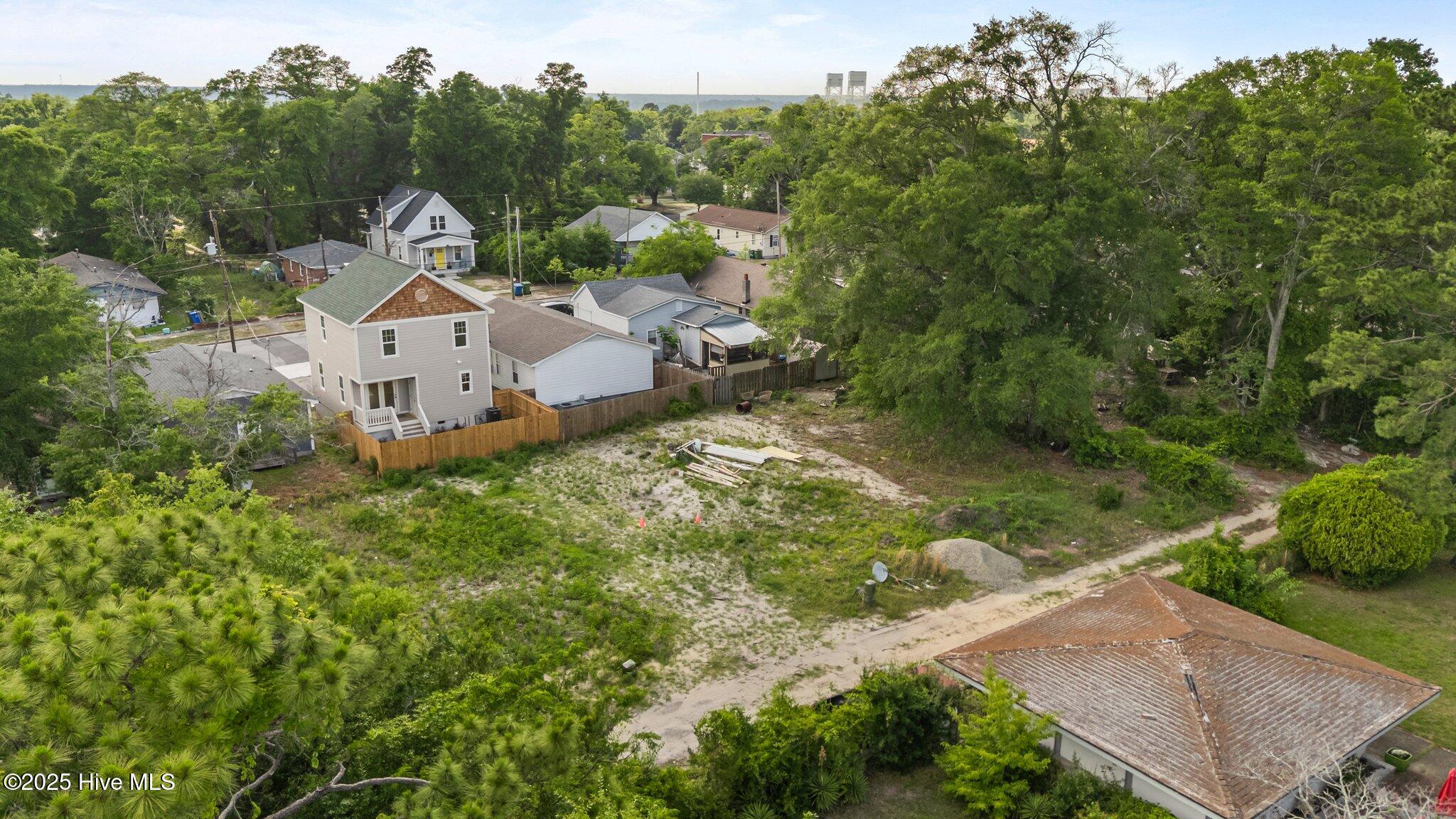 100509789 | Photo 19