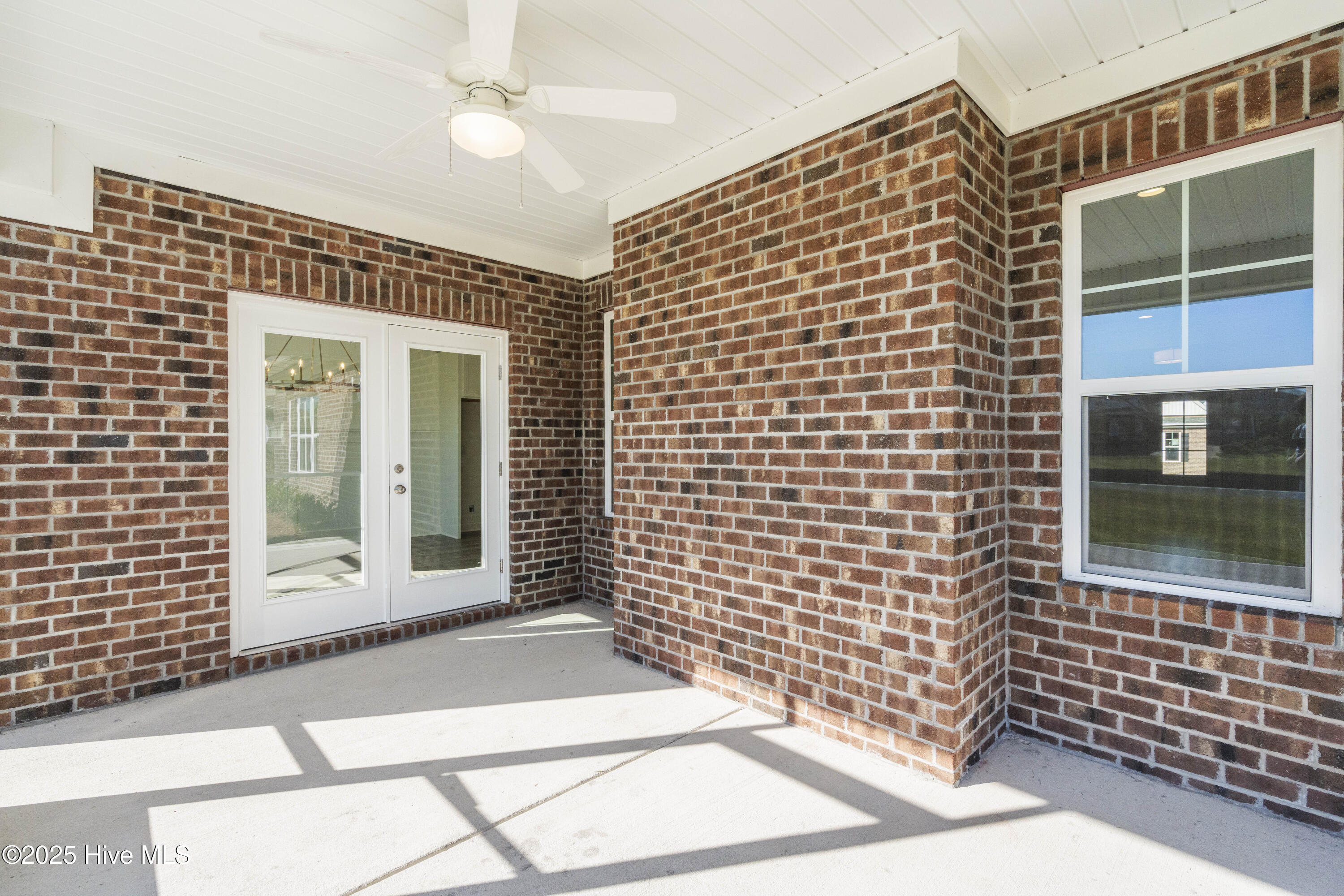 100517740 | Photo 41