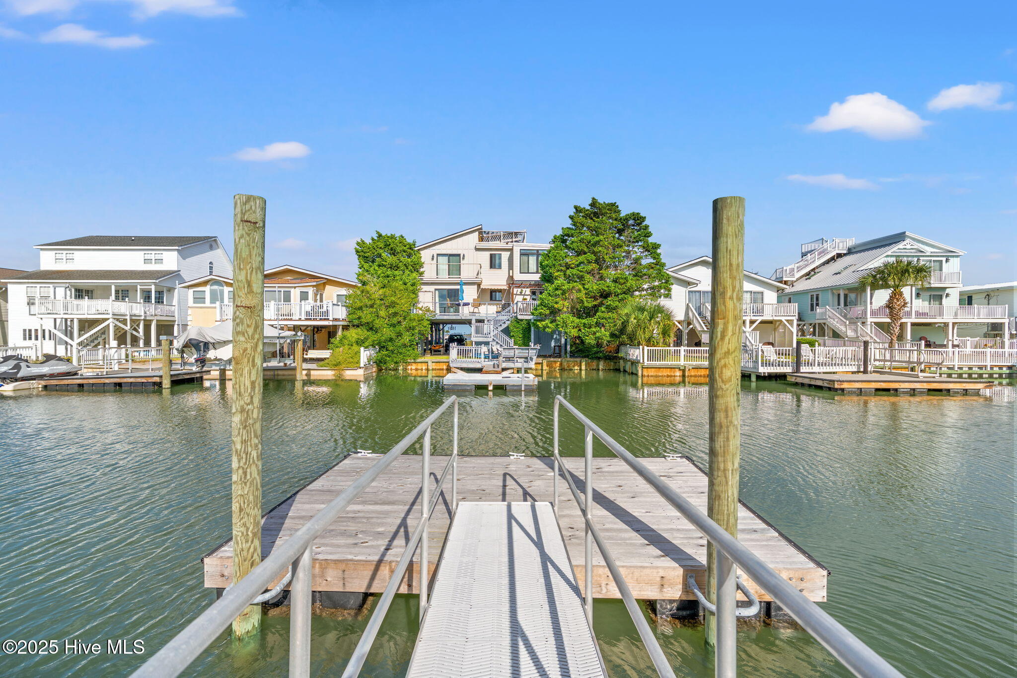 New dock and seawall built in 2024.