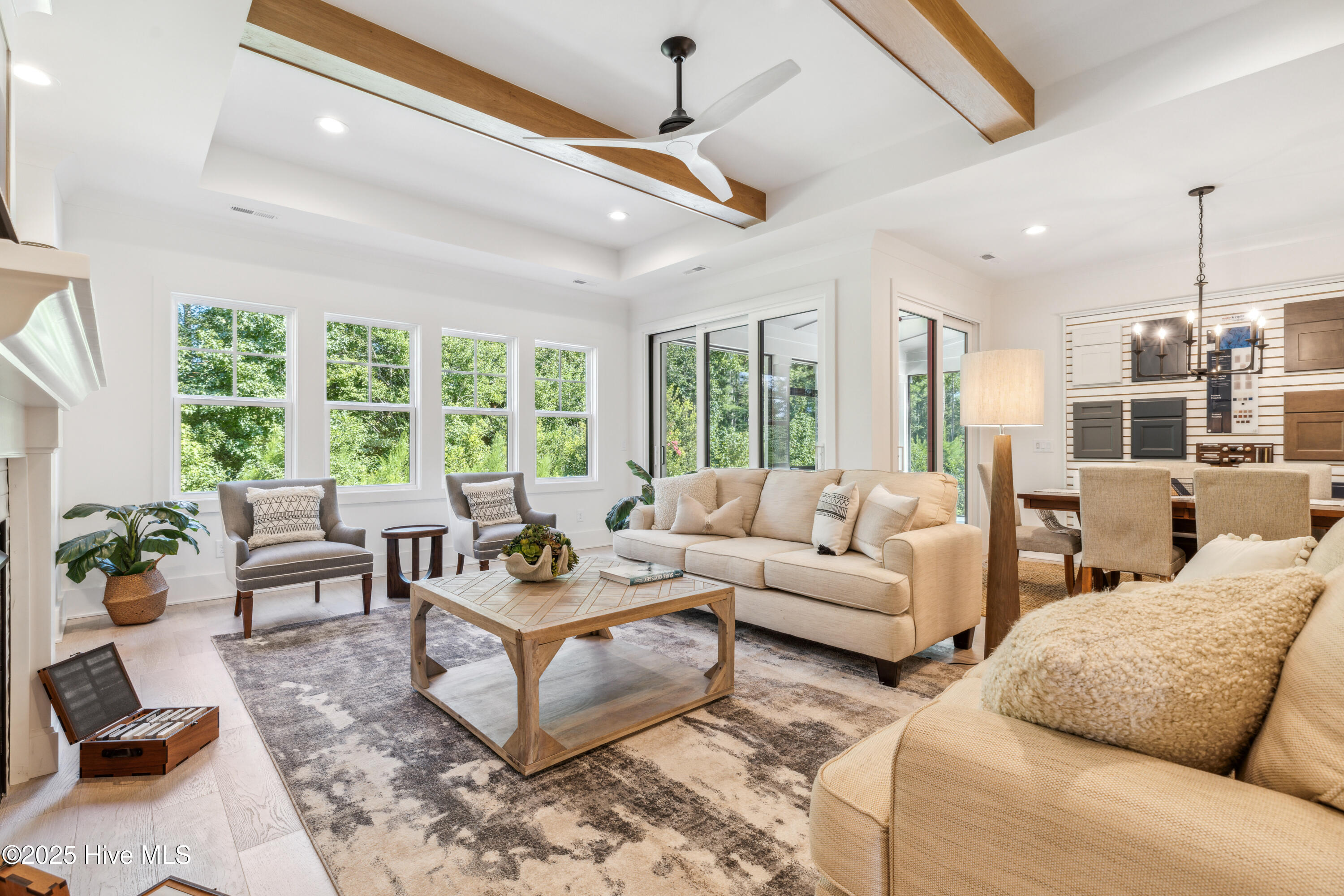 100523457 | Photo 27