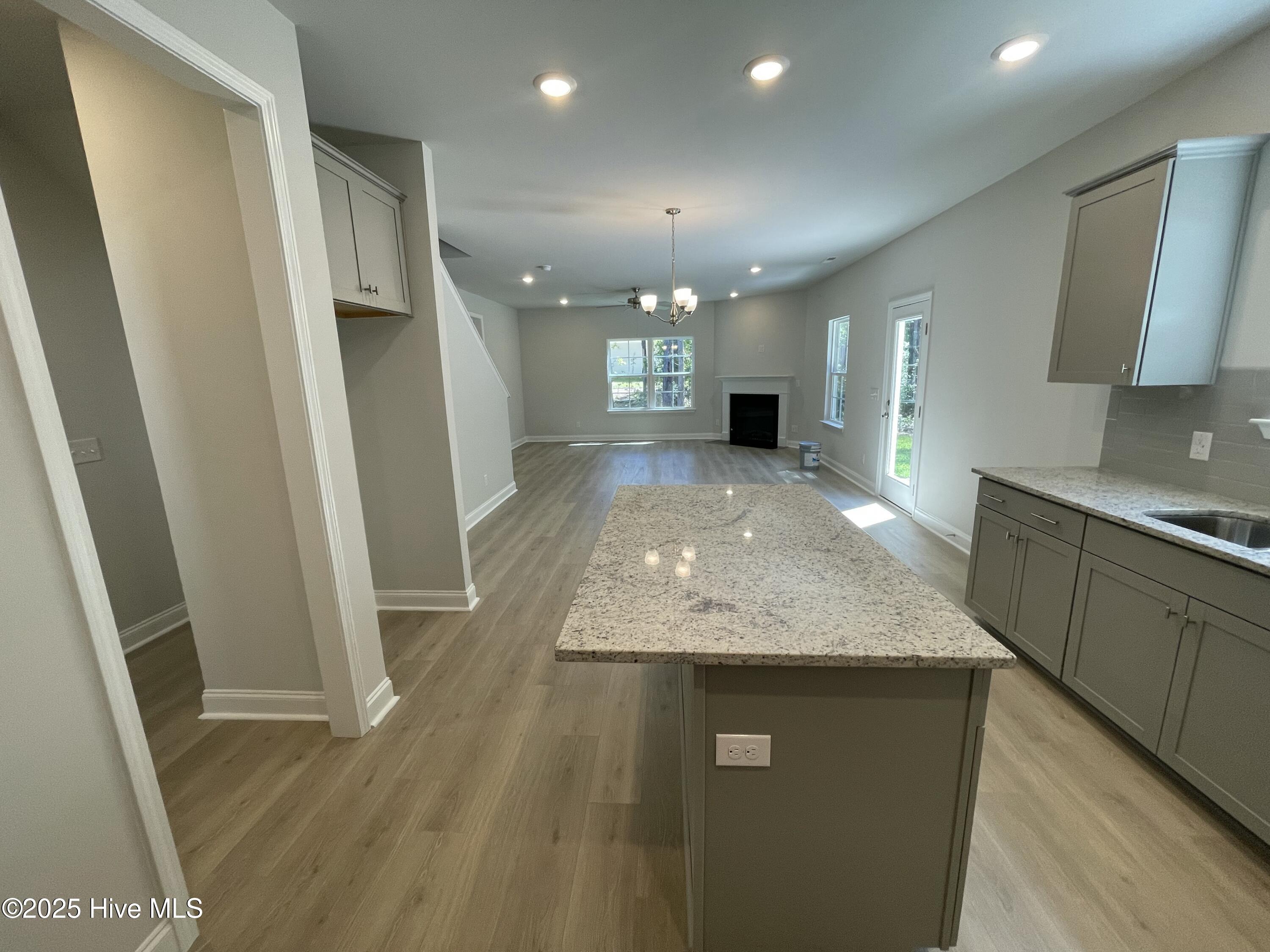 100425636 | Photo 35