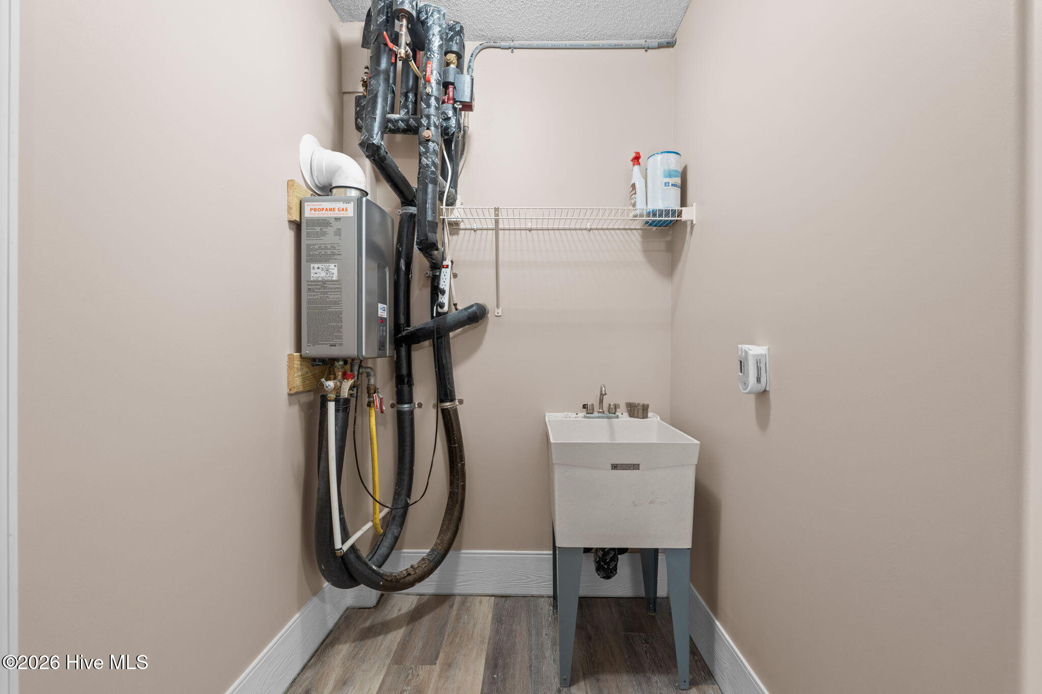 100561673 | Photo 46