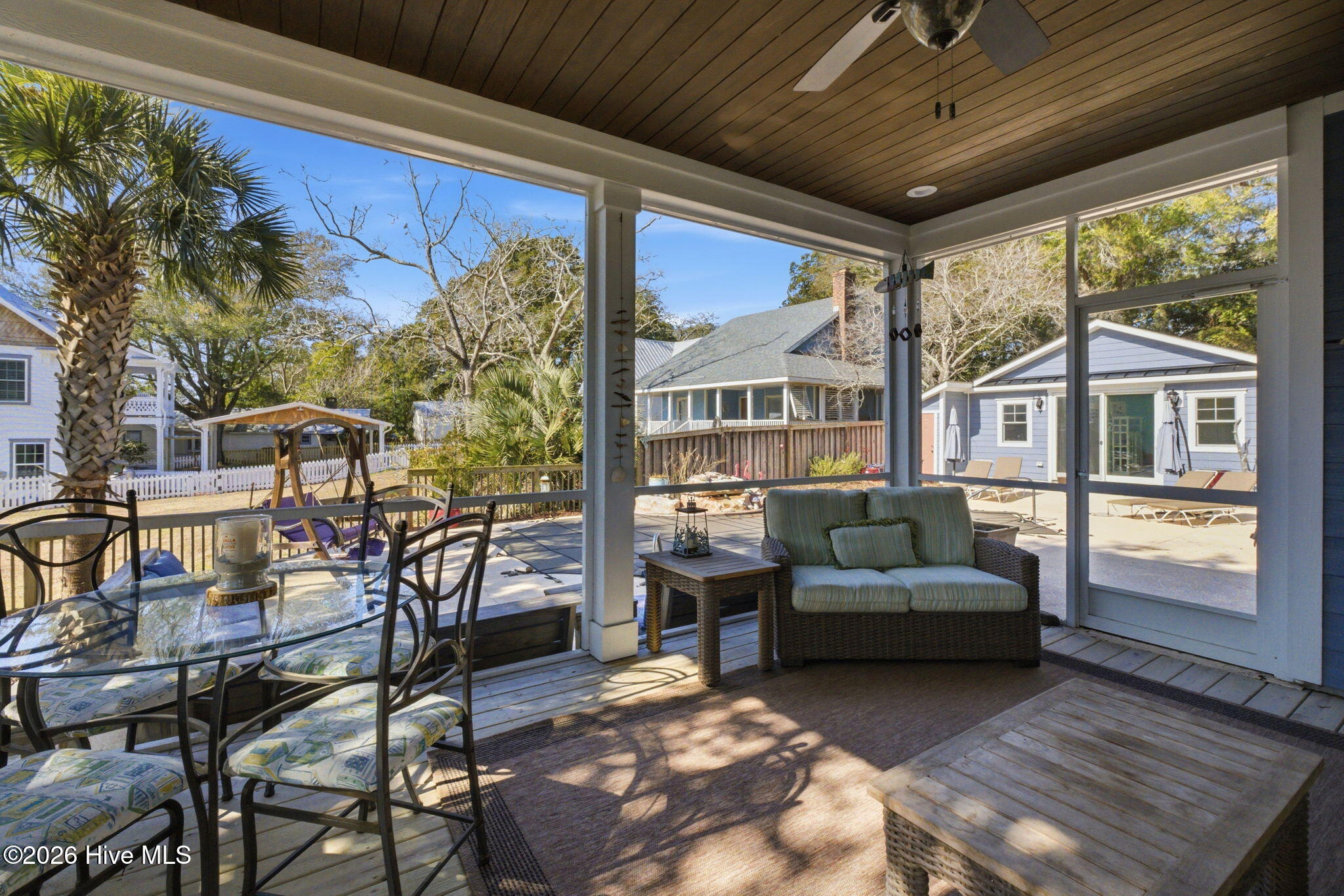 100553836 | Photo 18