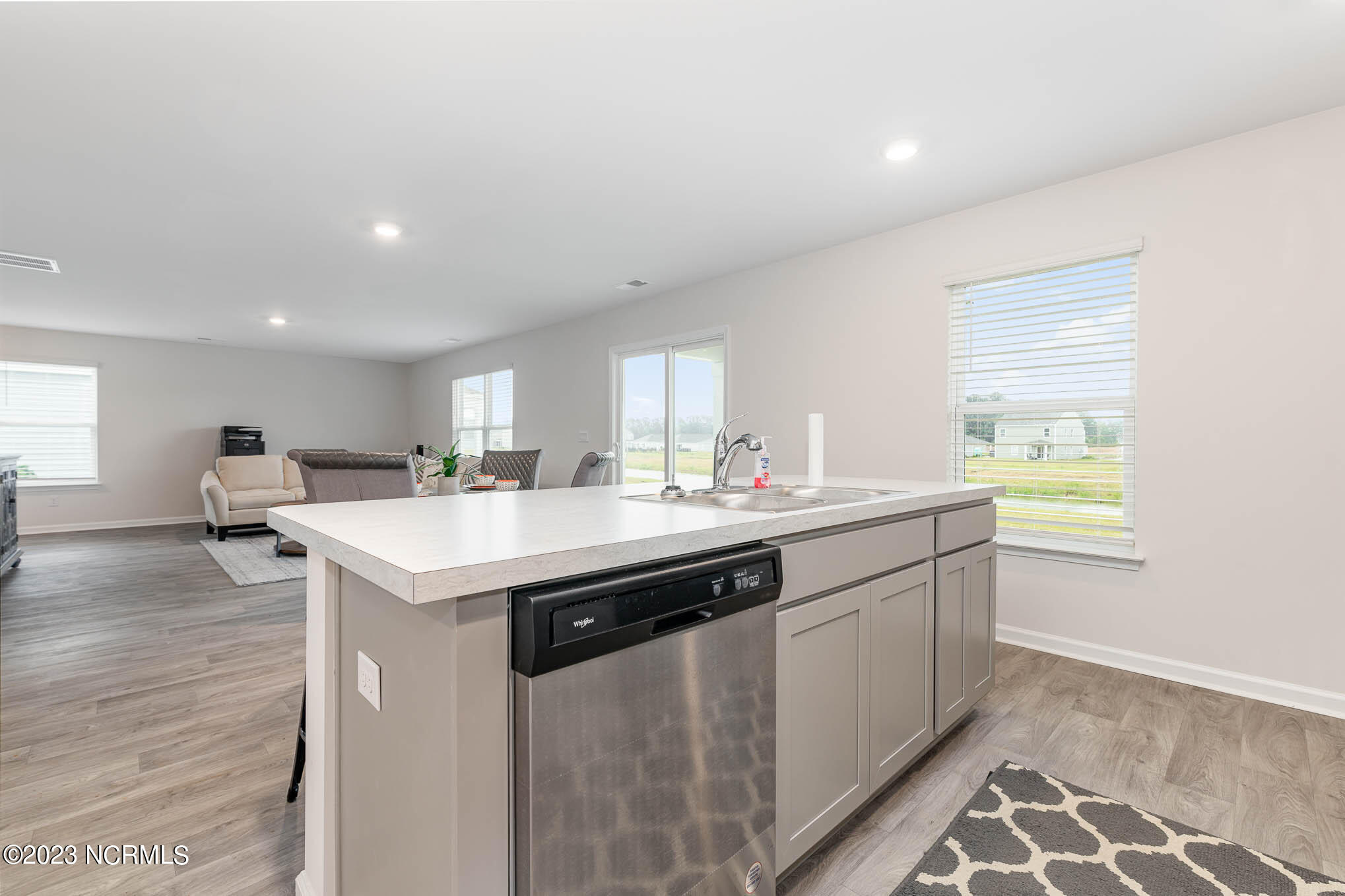 100553560 | Photo 11