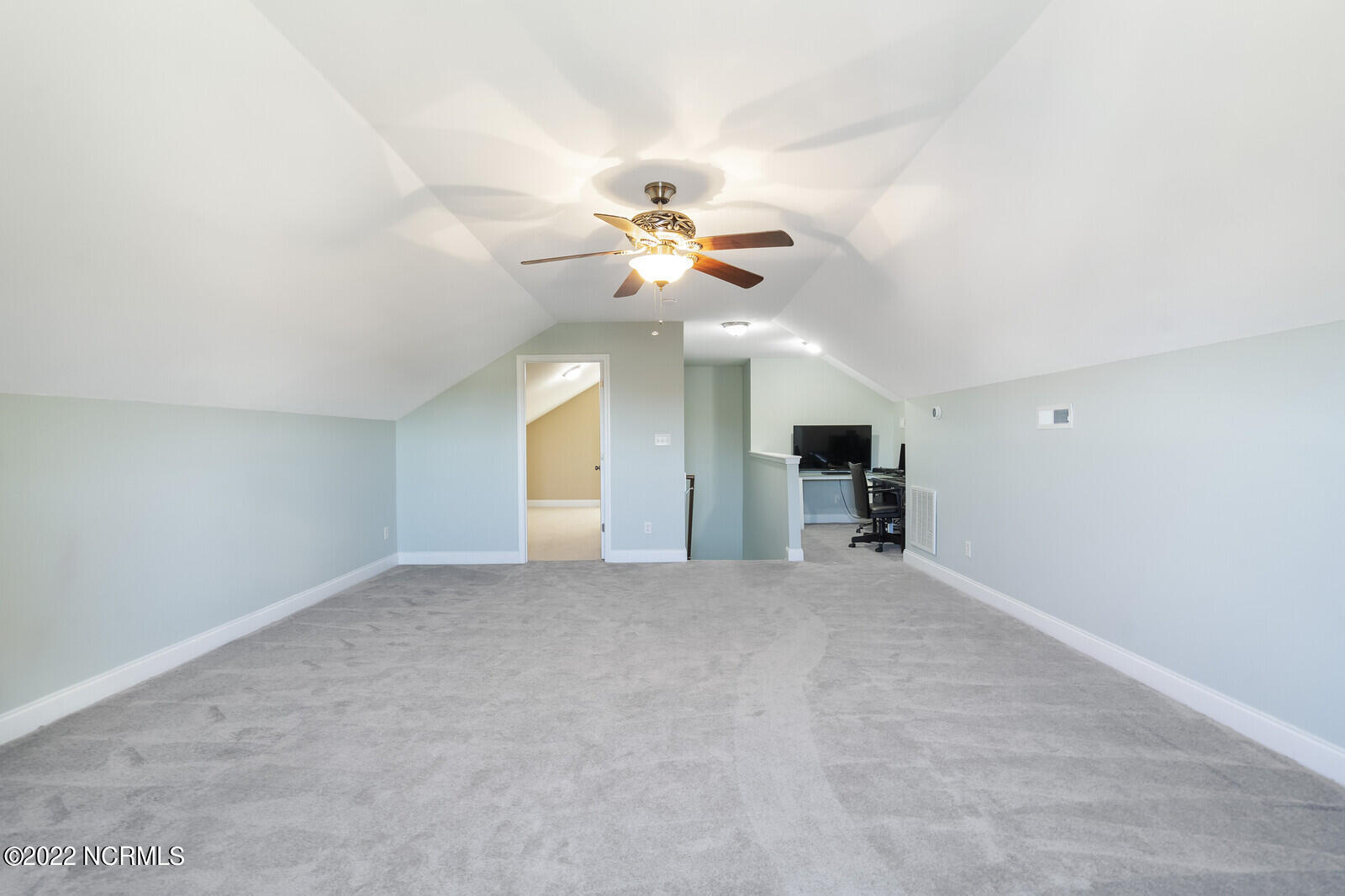 100556304 | Photo 55