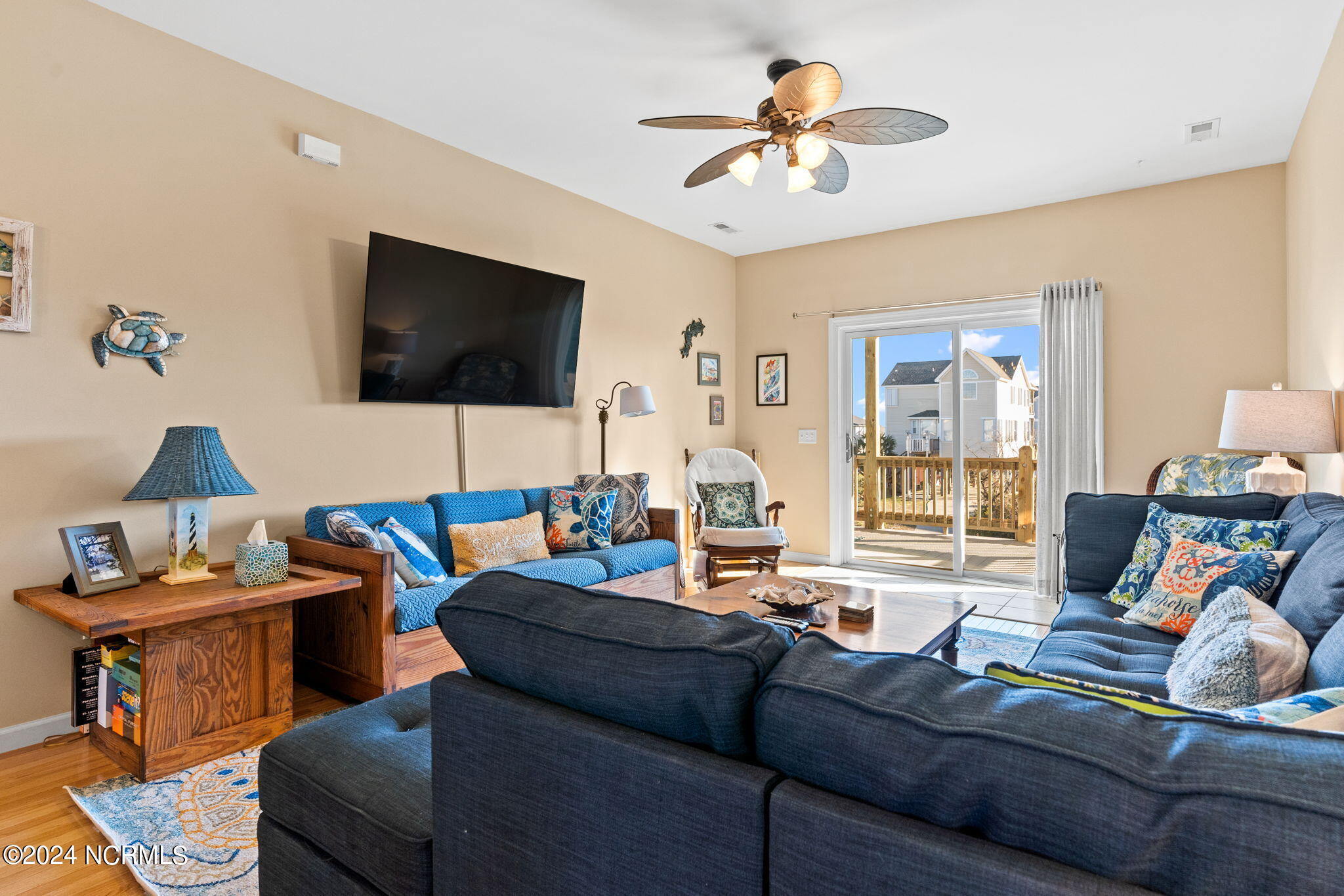 100566939 | Photo 12