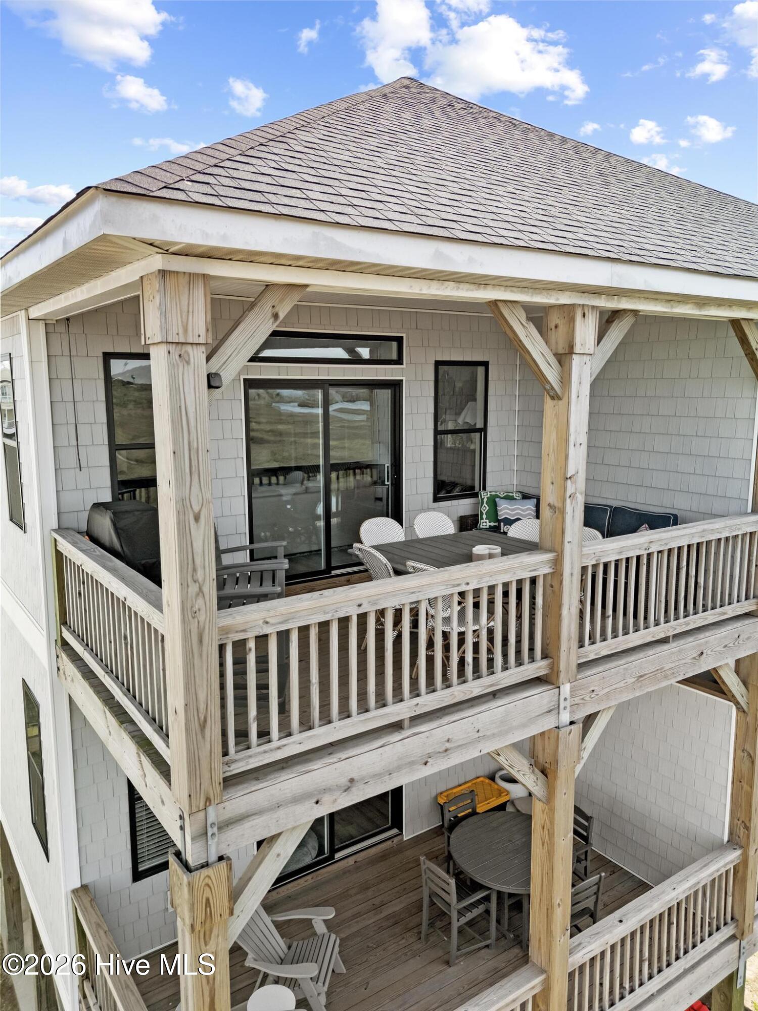 100562400 | Photo 33