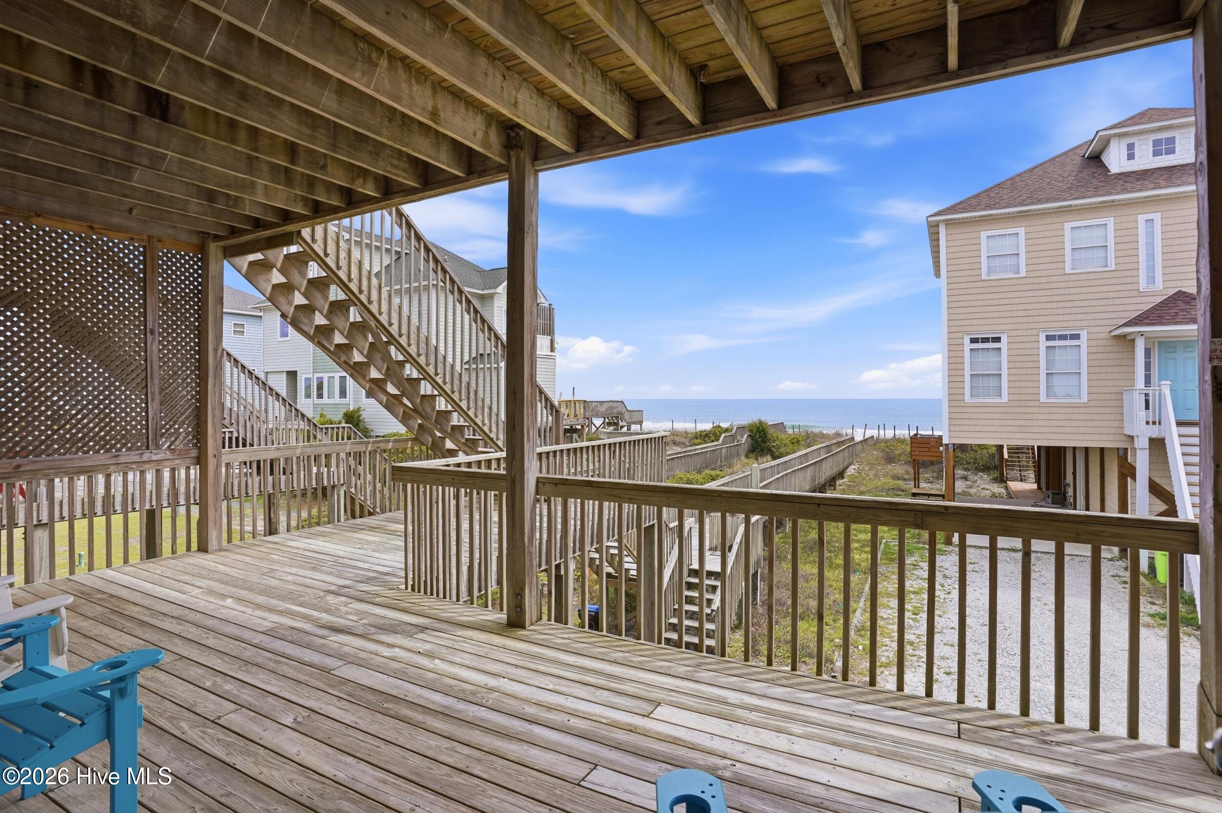 100566063 | Photo 44