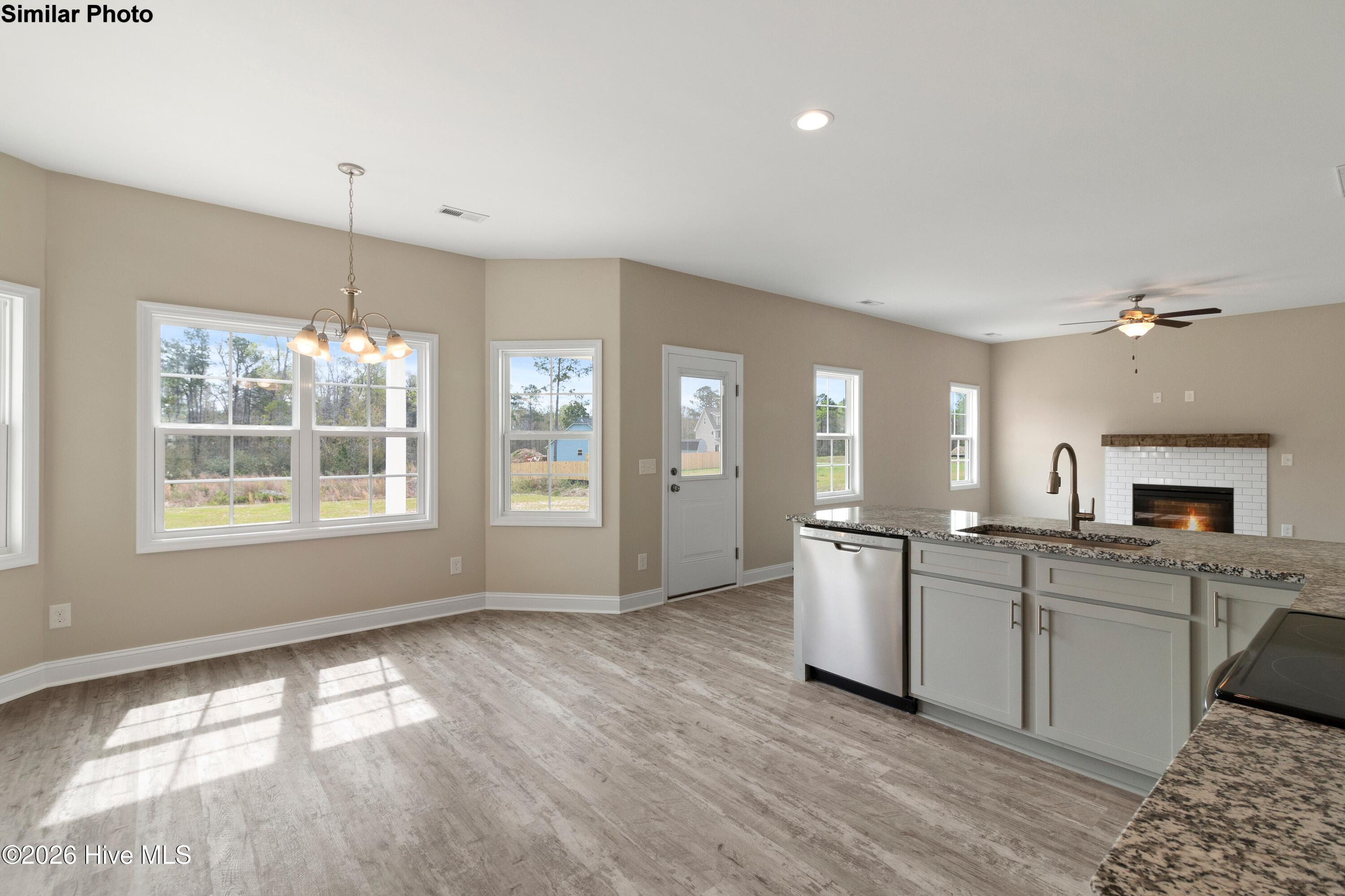 100552213 | Photo 11