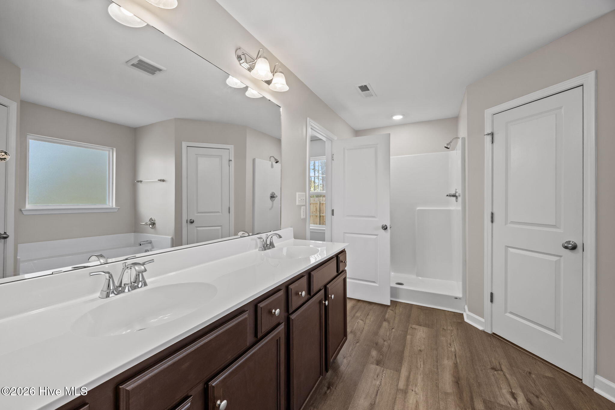 100553679 | Photo 20