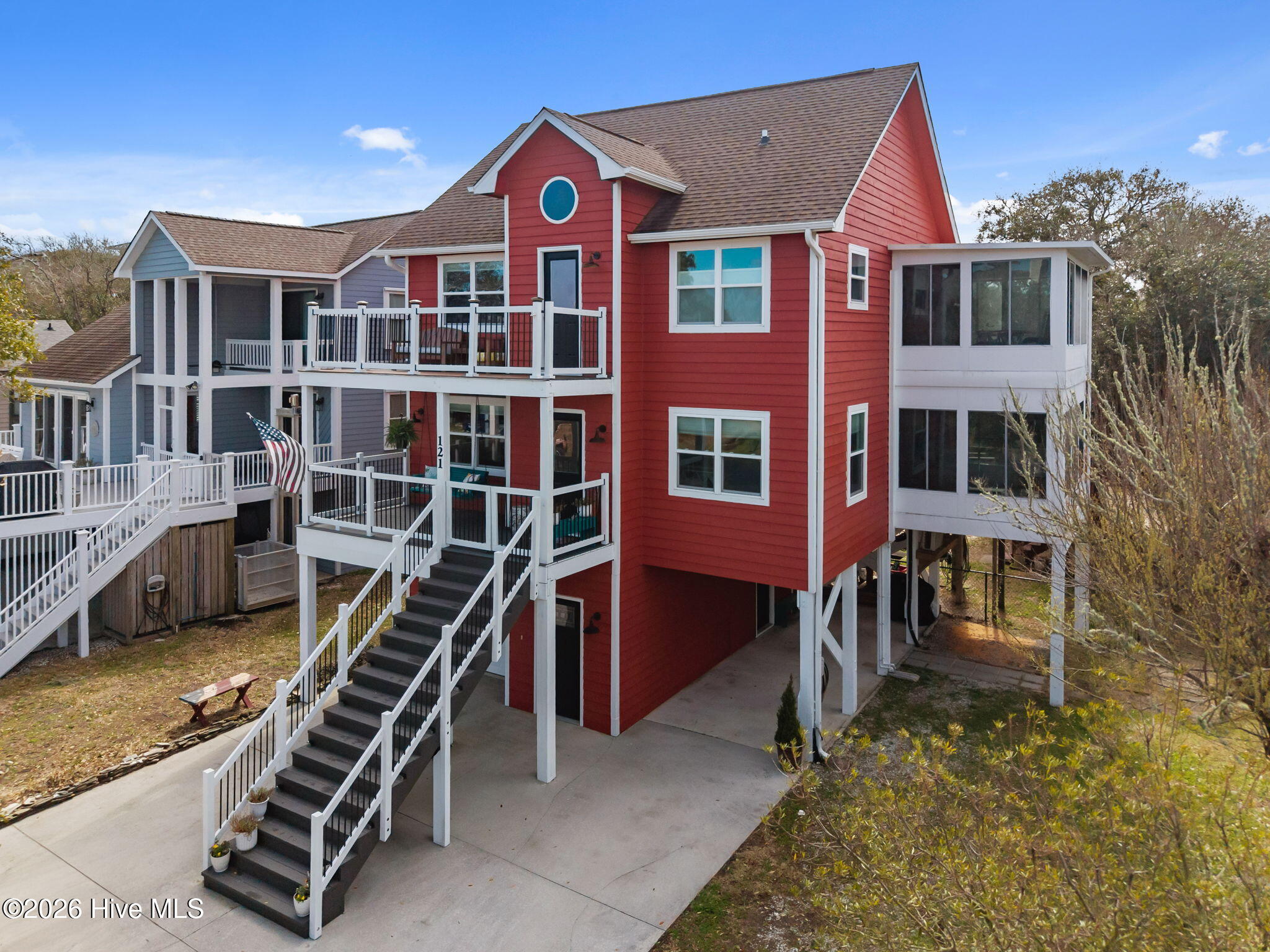 100561498 | Photo 42