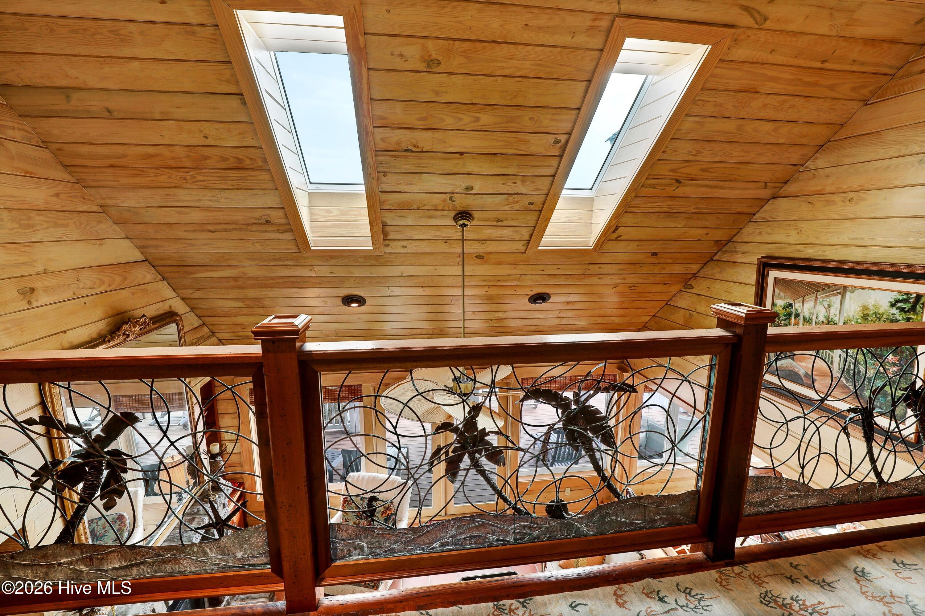 100558553 | Photo 31