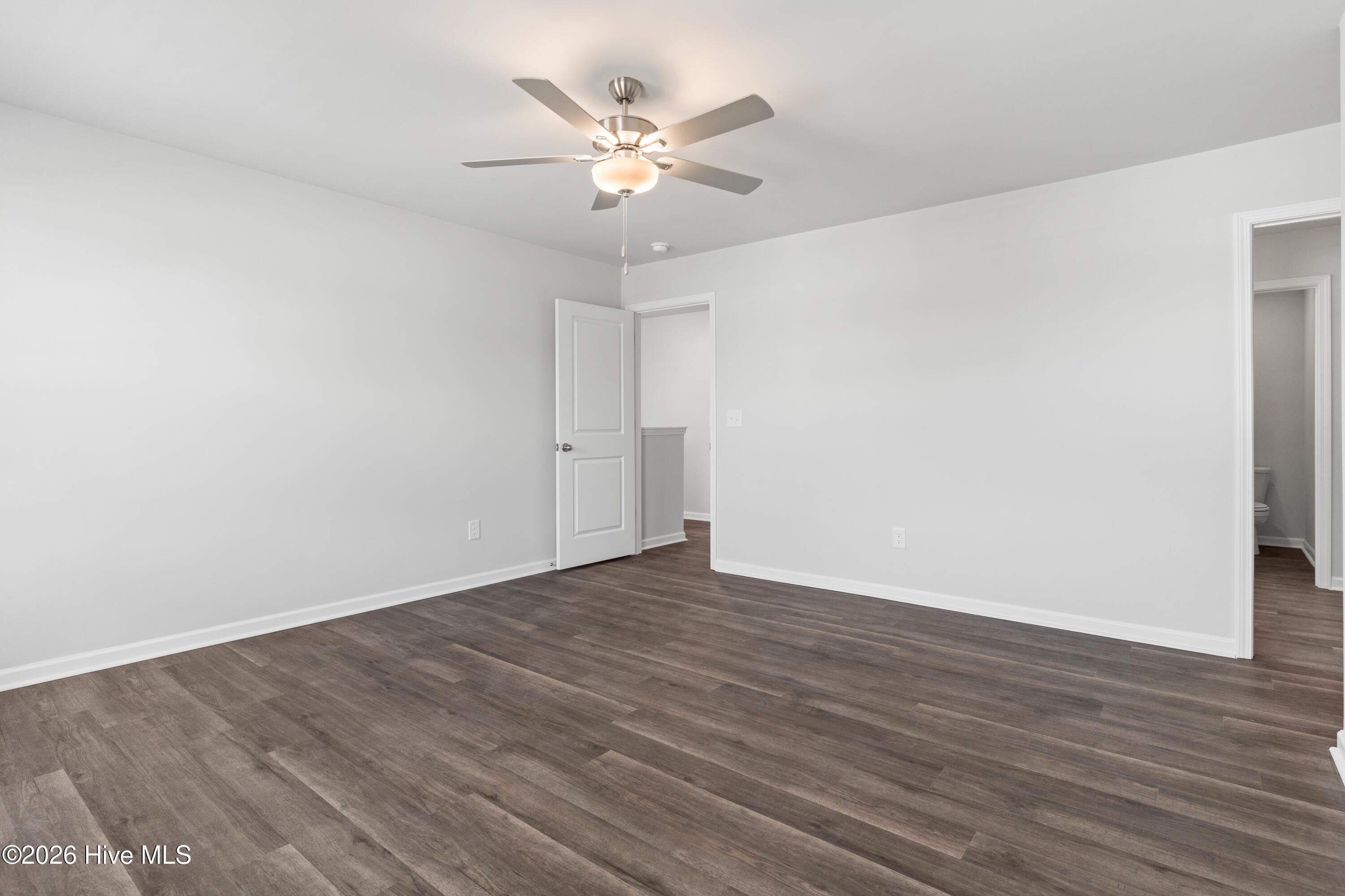 100538975 | Photo 15