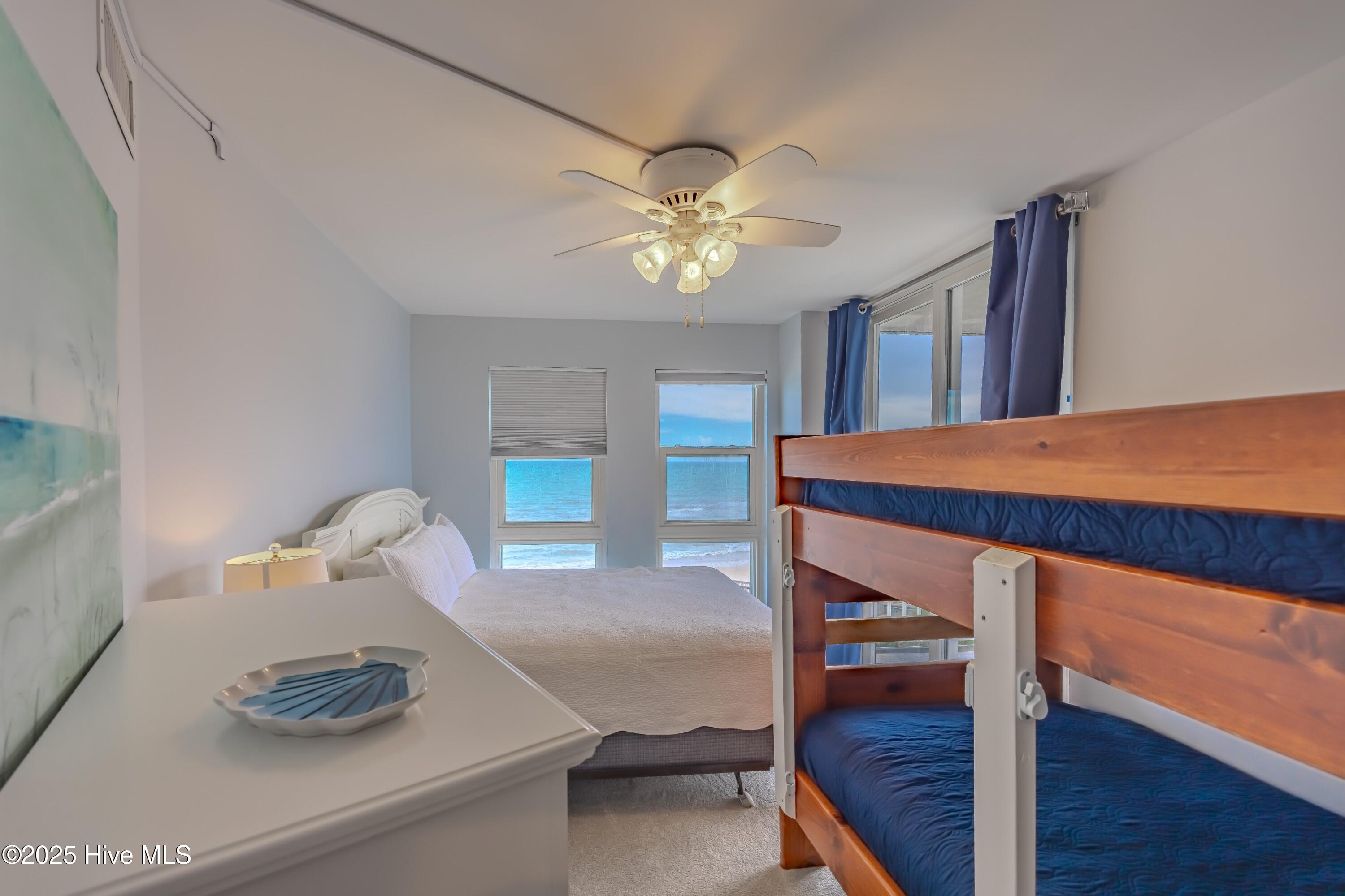 100569538 | Photo 19