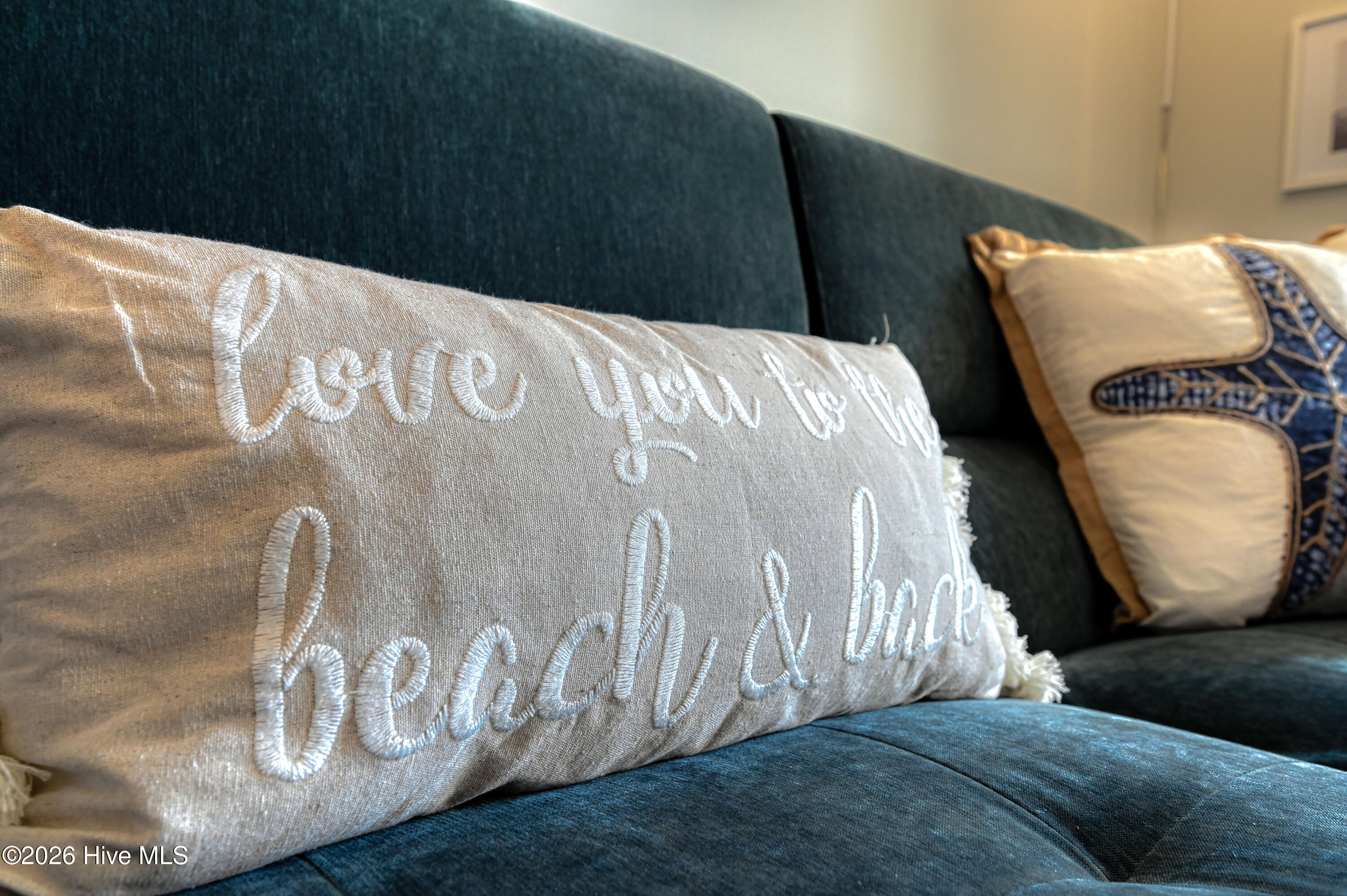 100568256 | Photo 33