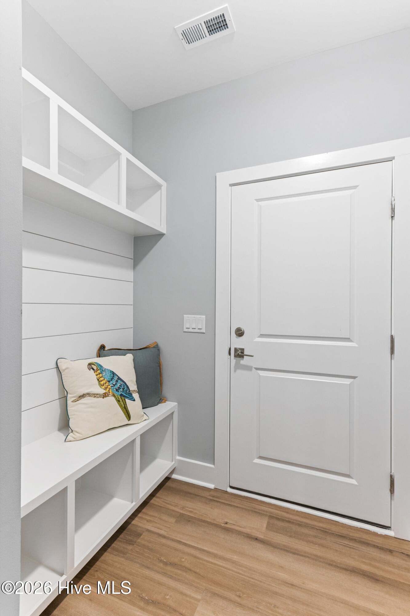 100554265 | Photo 34