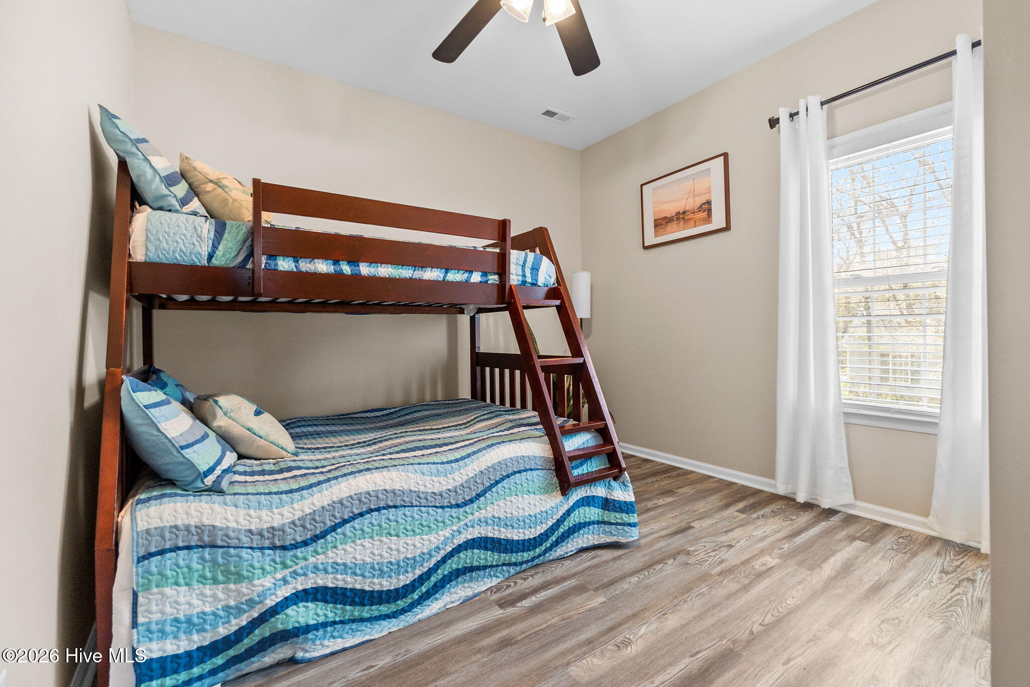 100562755 | Photo 17