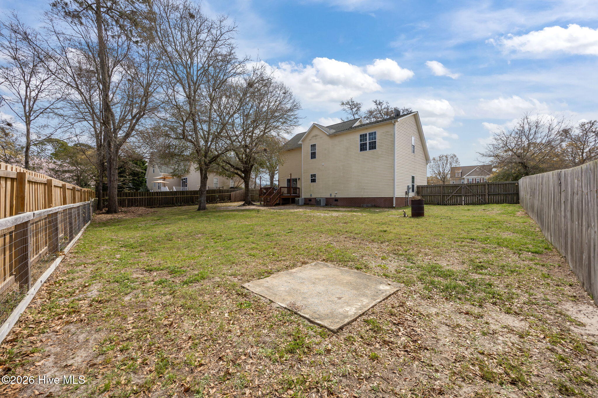 100562601 | Photo 41