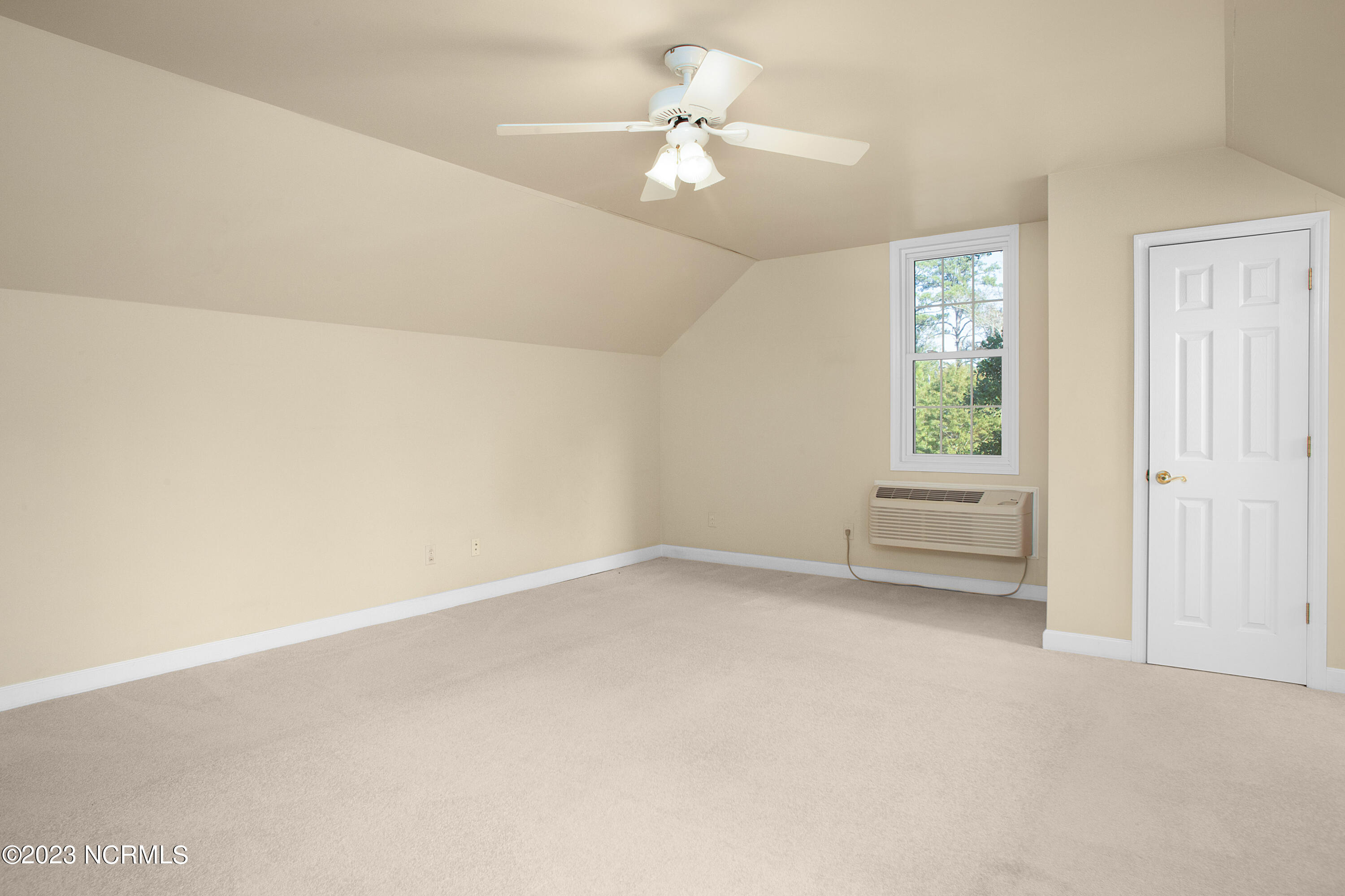 406 Lilliput Drive, New Bern, NC 28562
