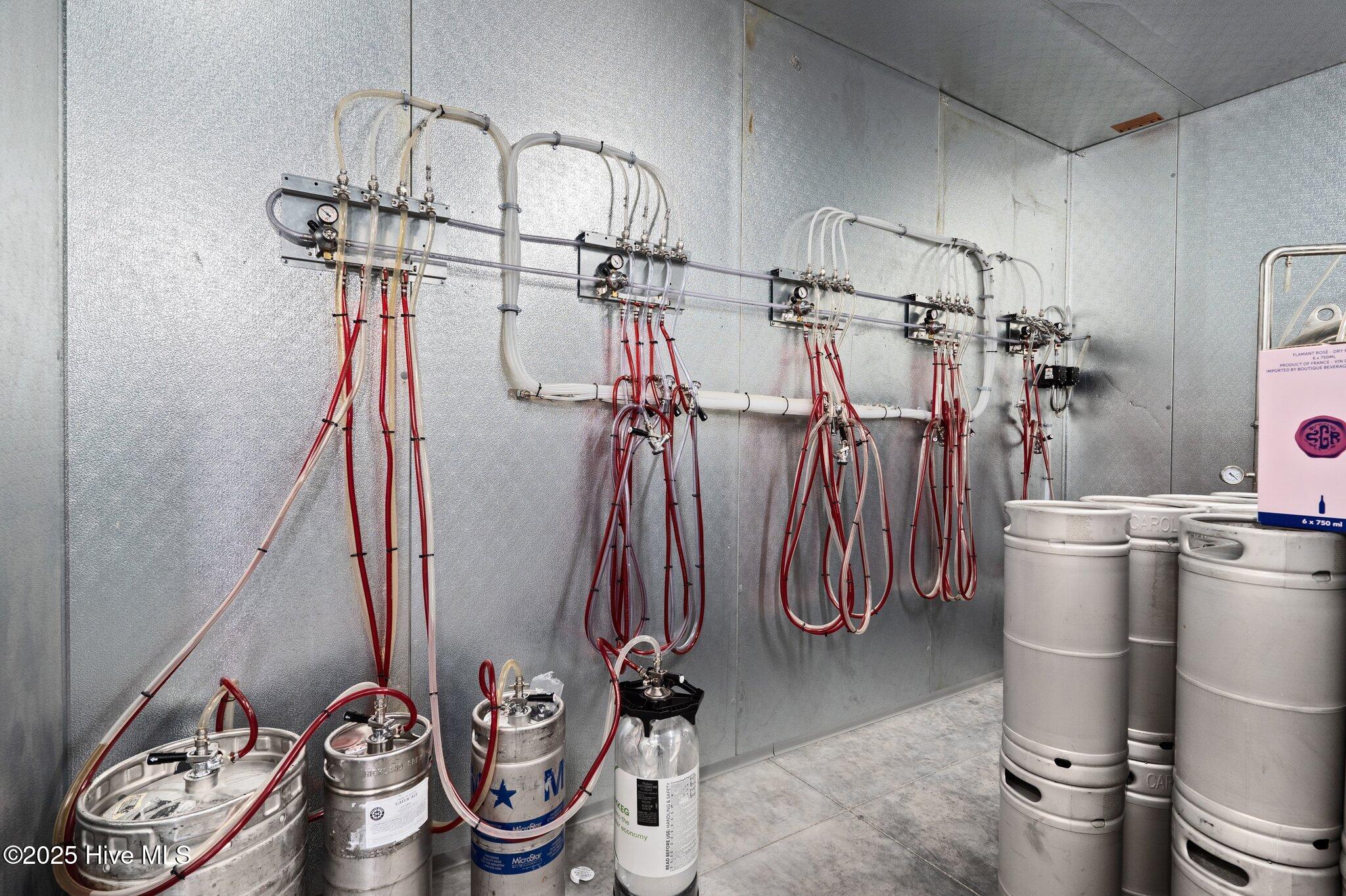 100545245 | Photo 42