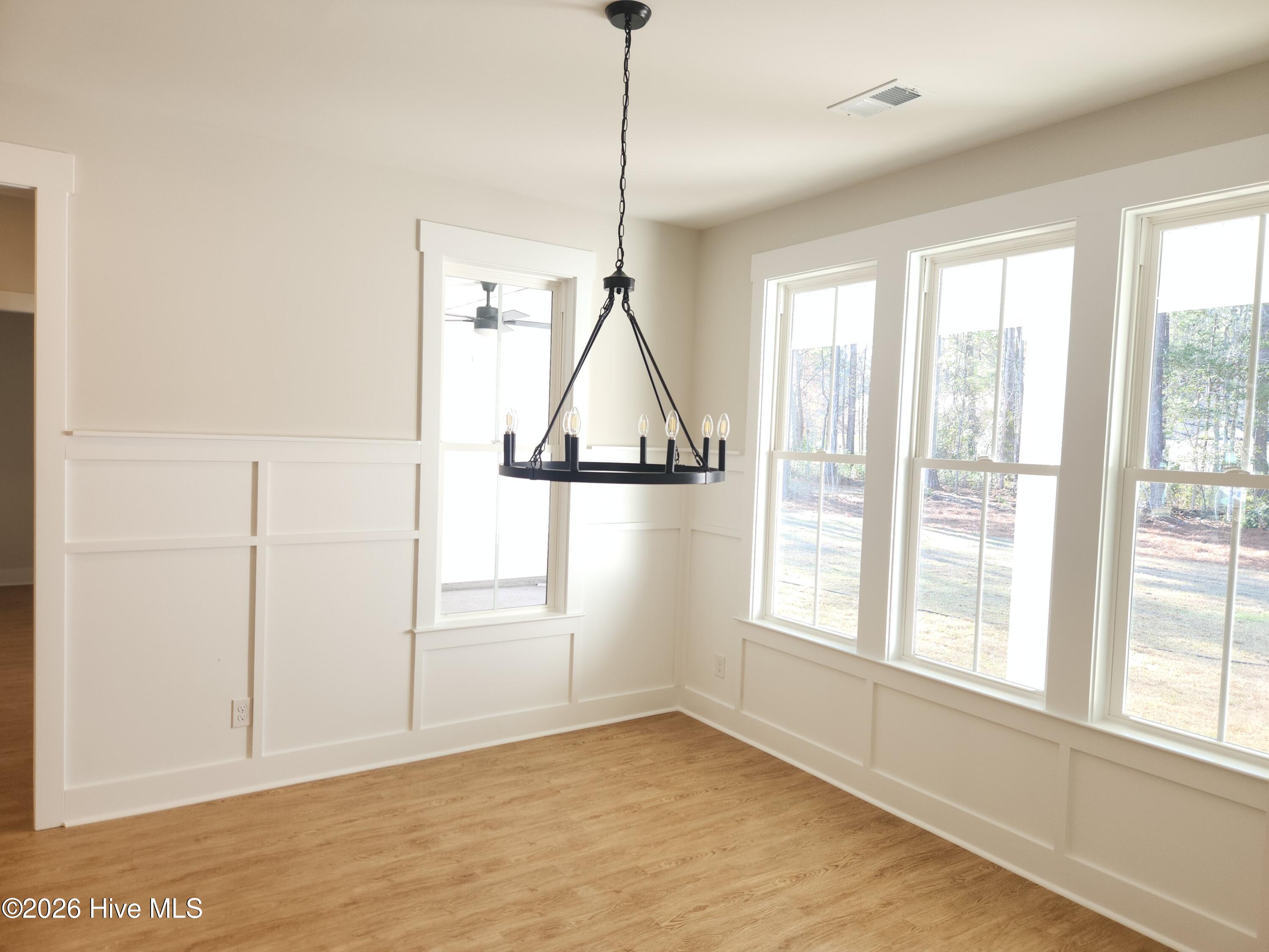 100559285 | Photo 26