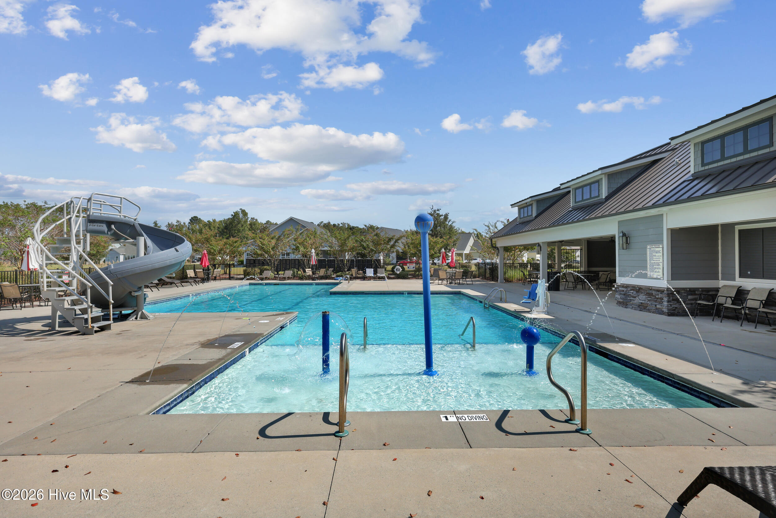 100545228 | Photo 52