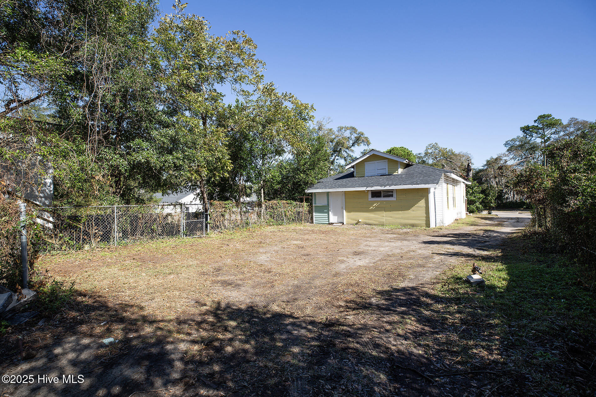 100540157 | Photo 30