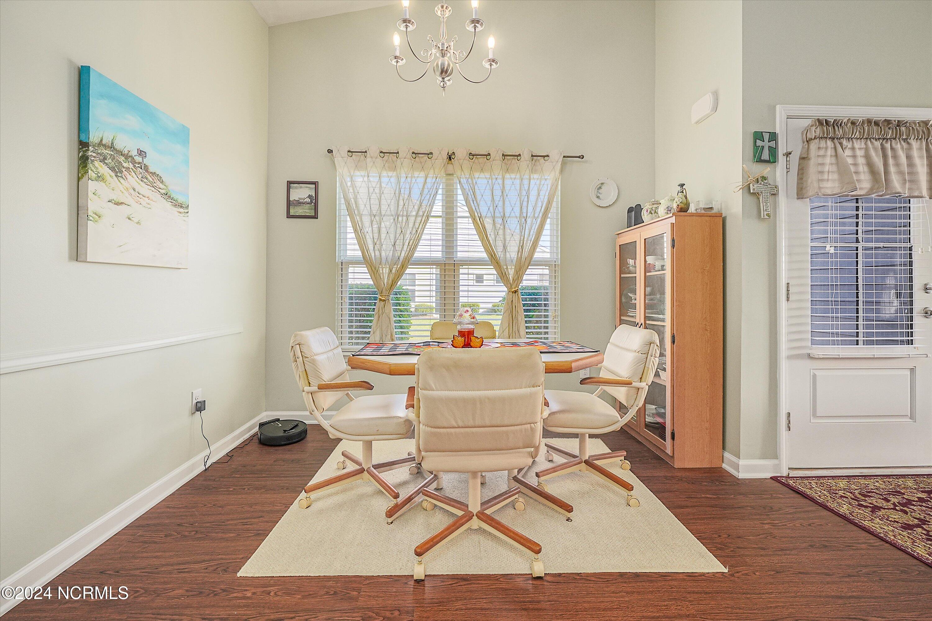 100544330 | Photo 15