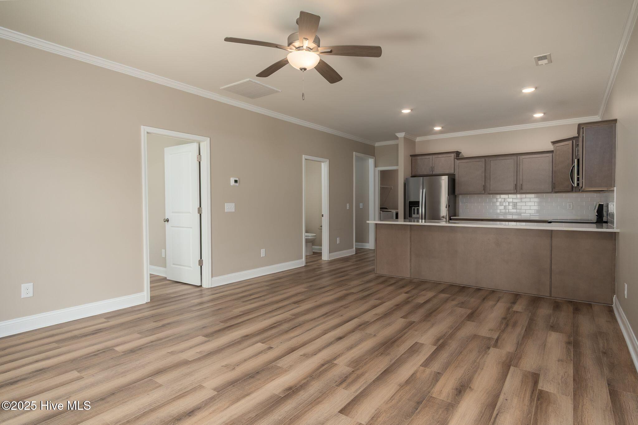 100531651 | Photo 16