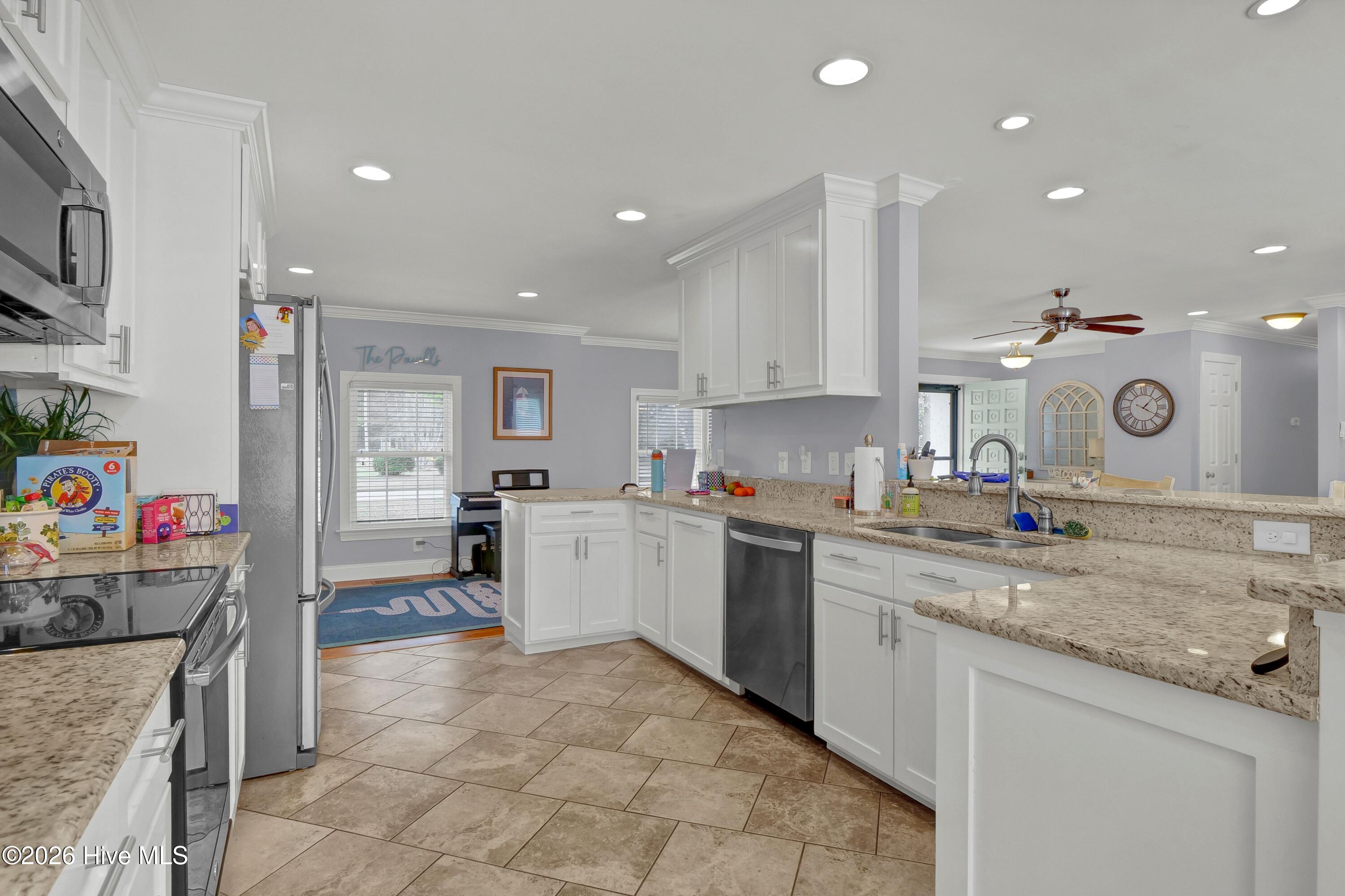 100557550 | Photo 11