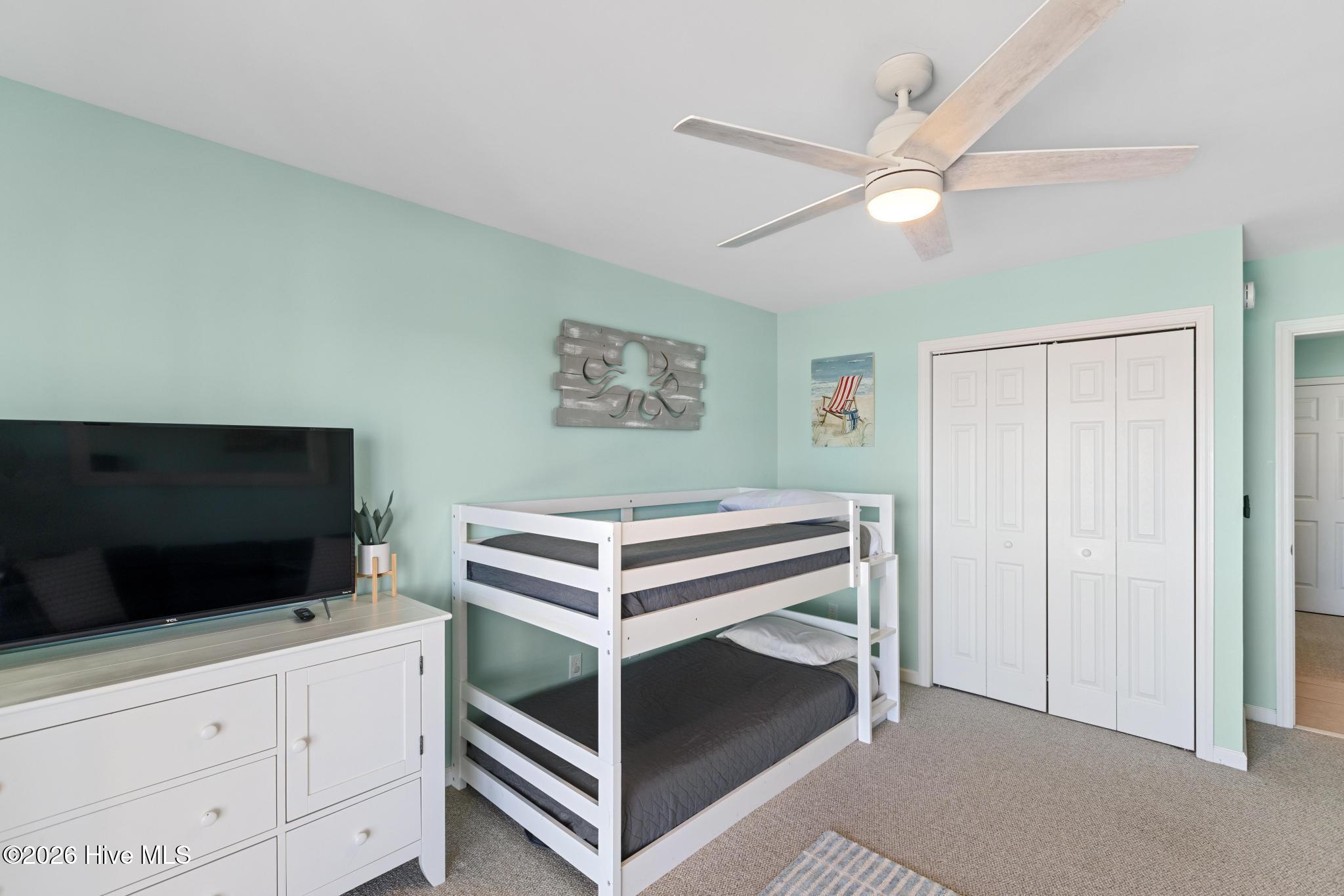 100562265 | Photo 28