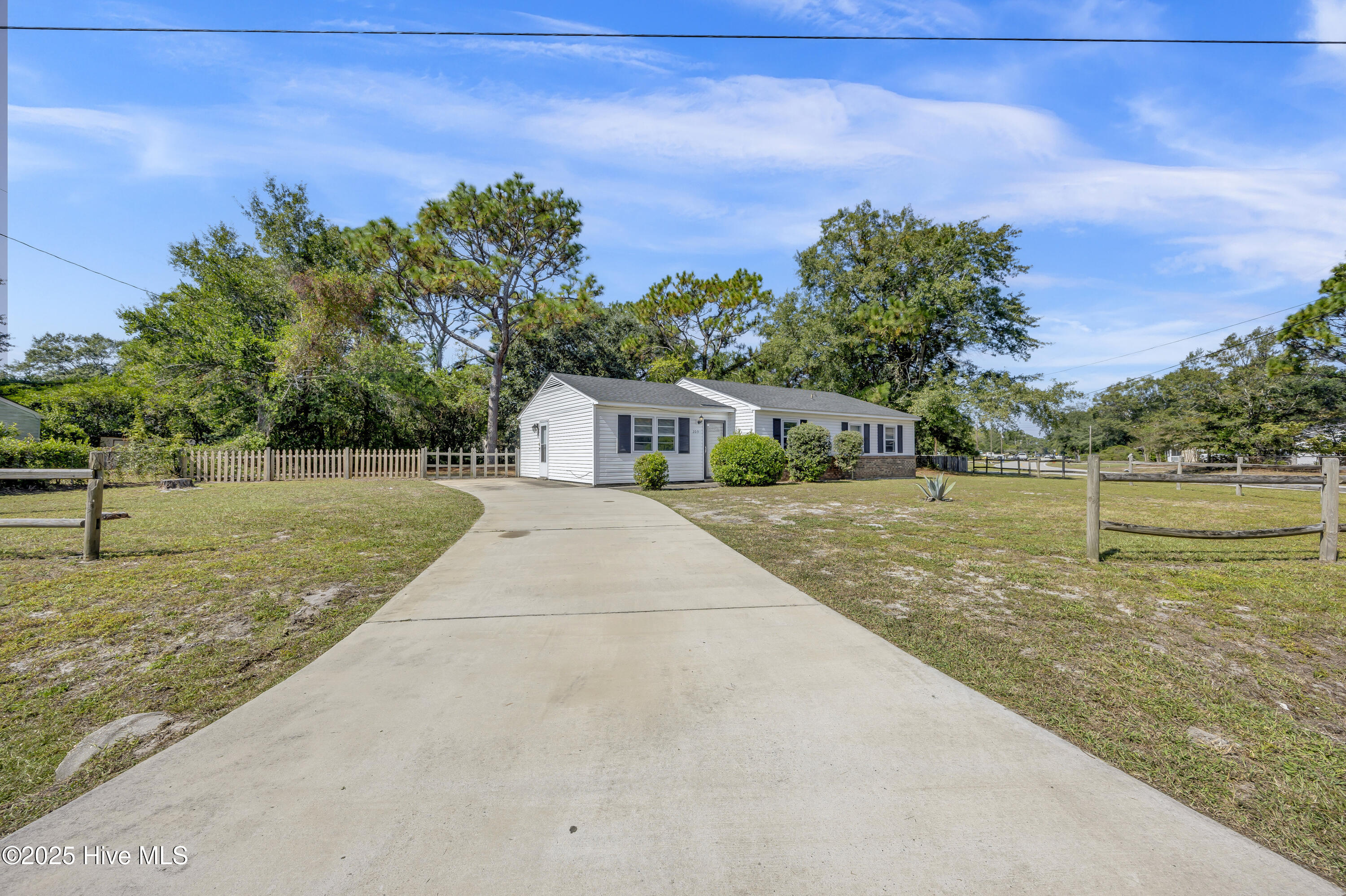 209 Lancaster Road, Wilmington, NC 28409 – photo 2: 003_img_3442_410