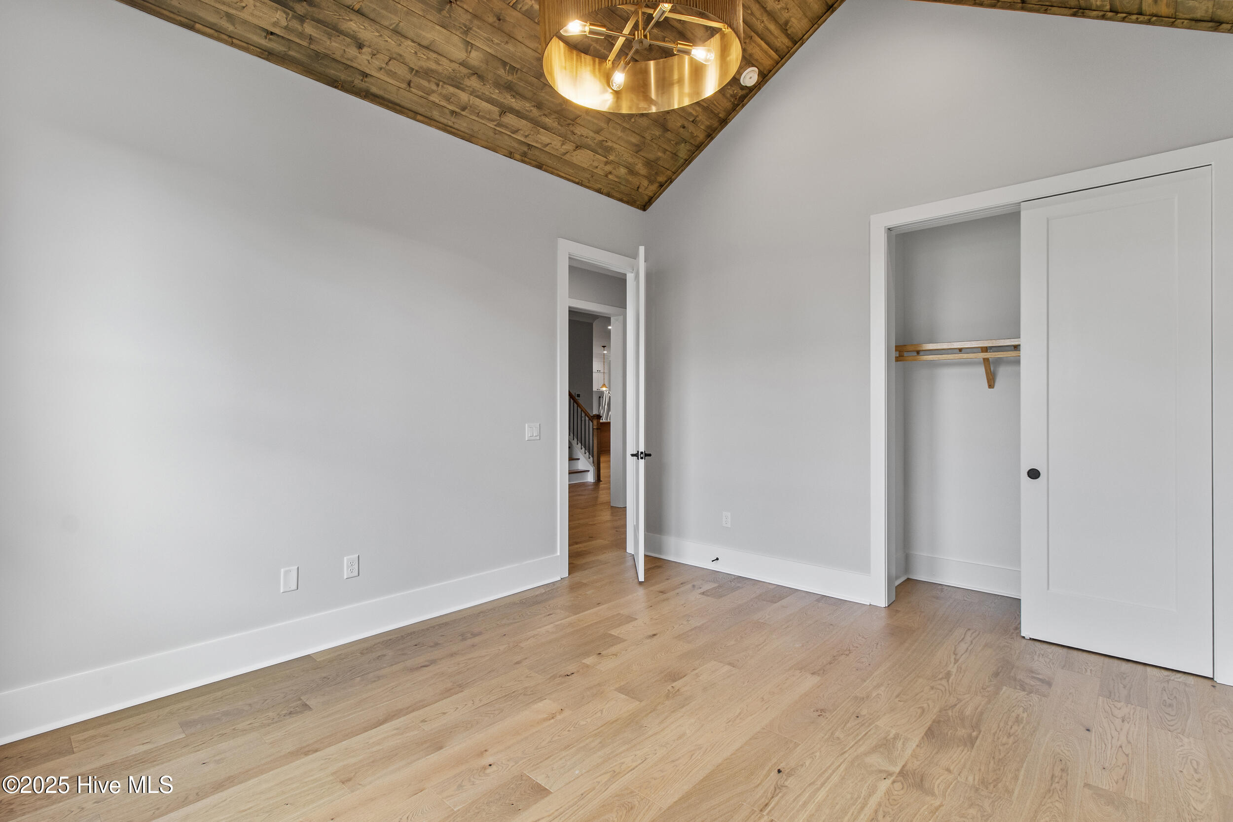 Wood detailing on the ceiling of the office