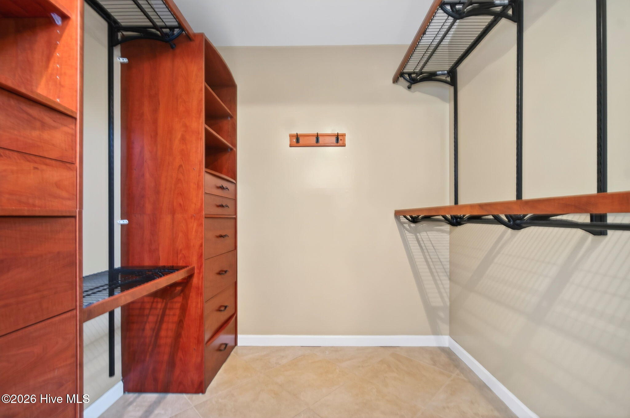 100560013 | Photo 23