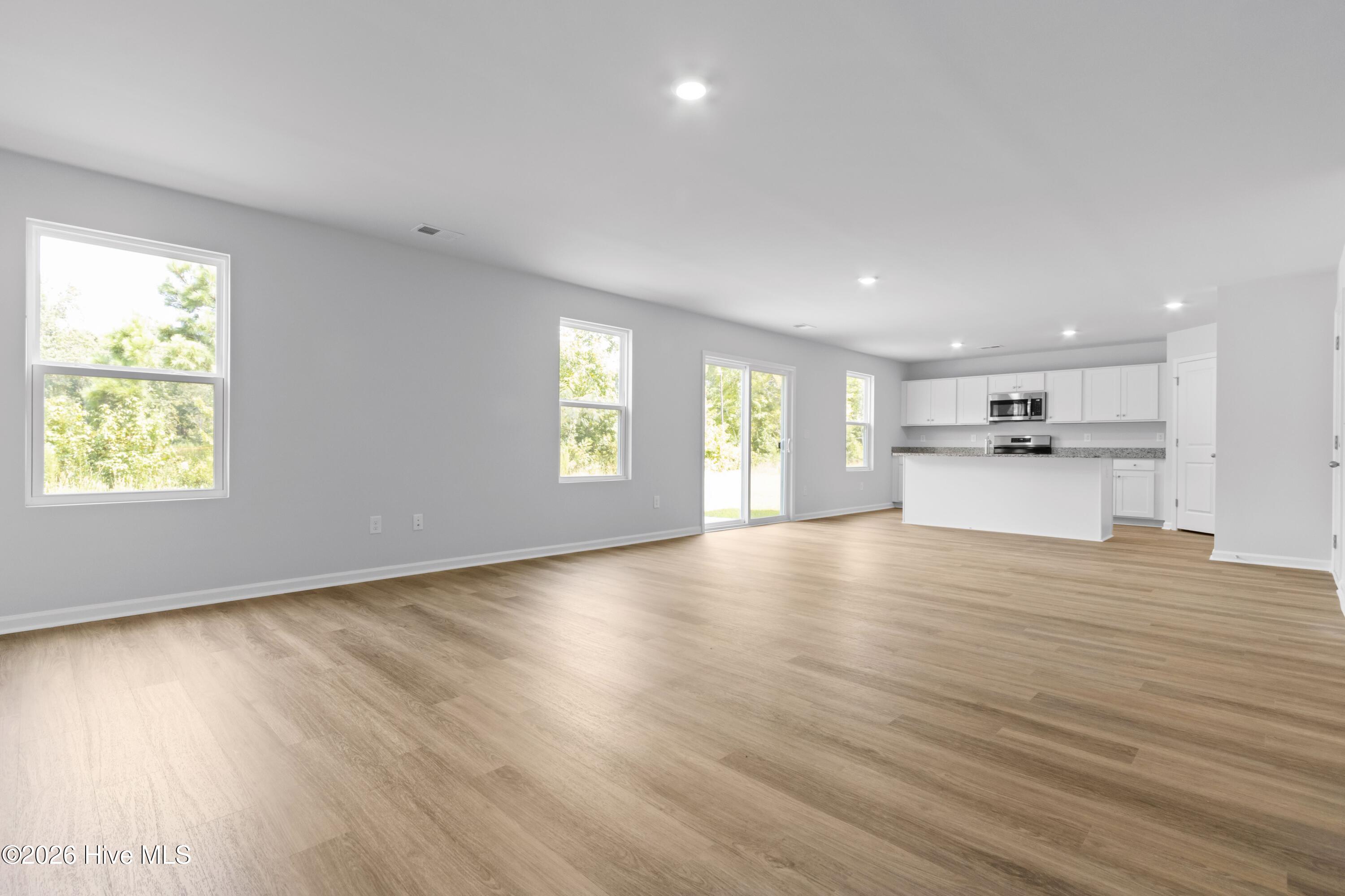 100557656 | Photo 21