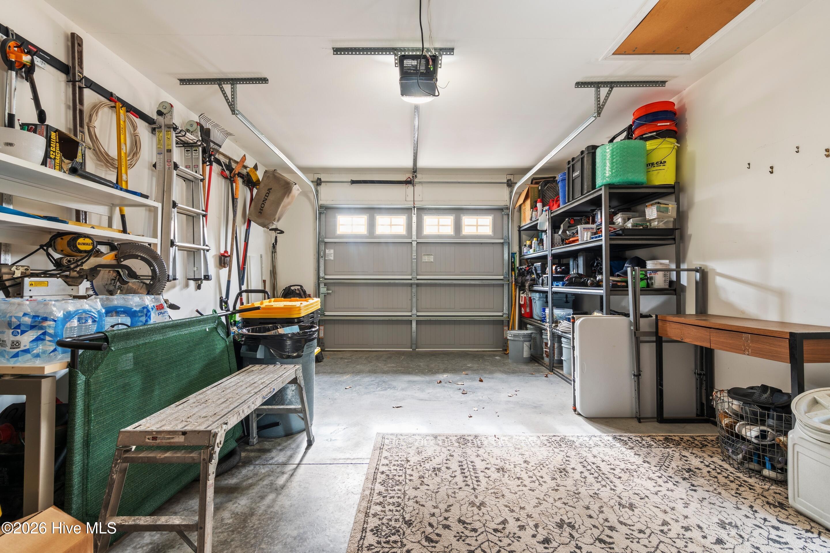 100549435 | Photo 36