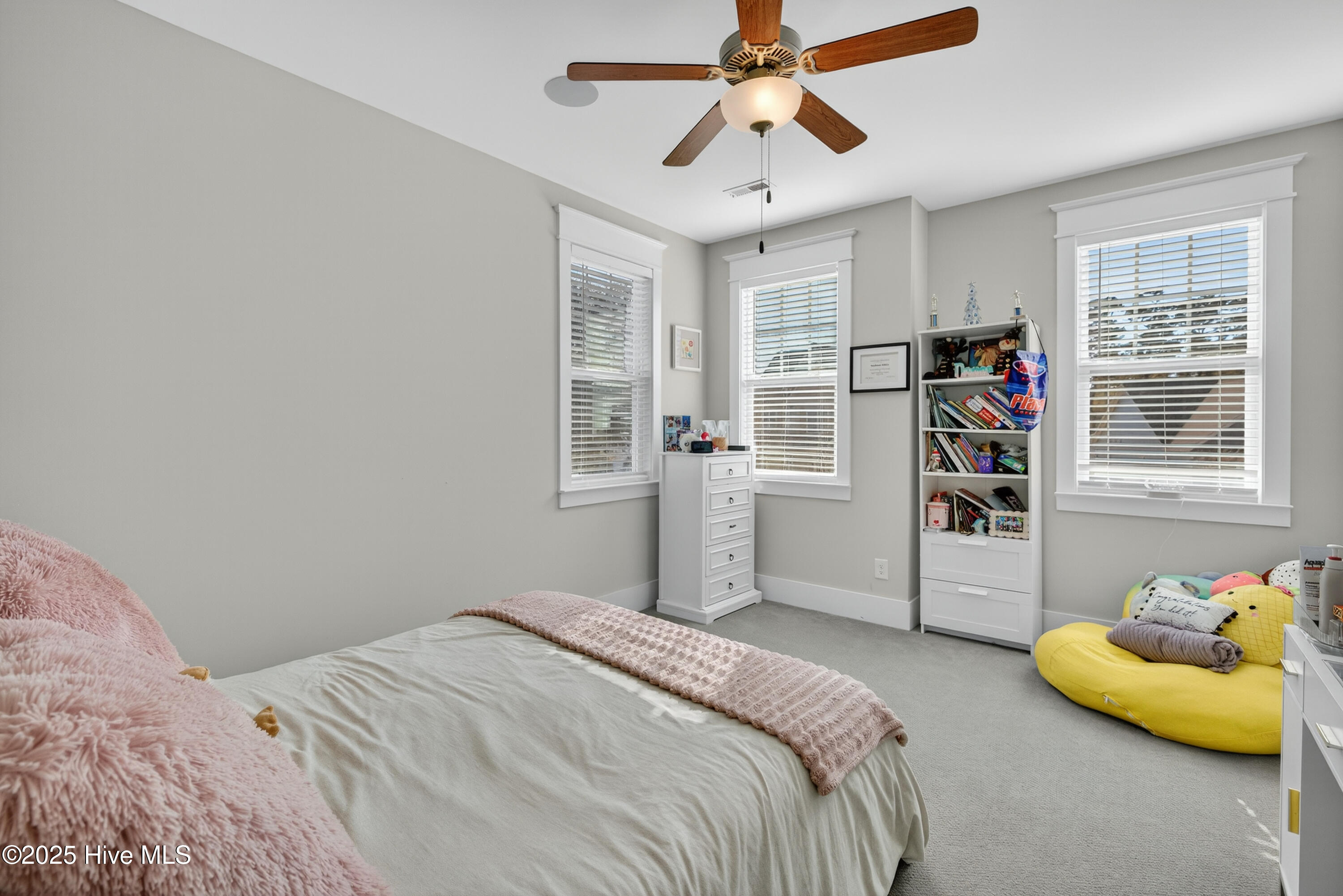 100540063 | Photo 45