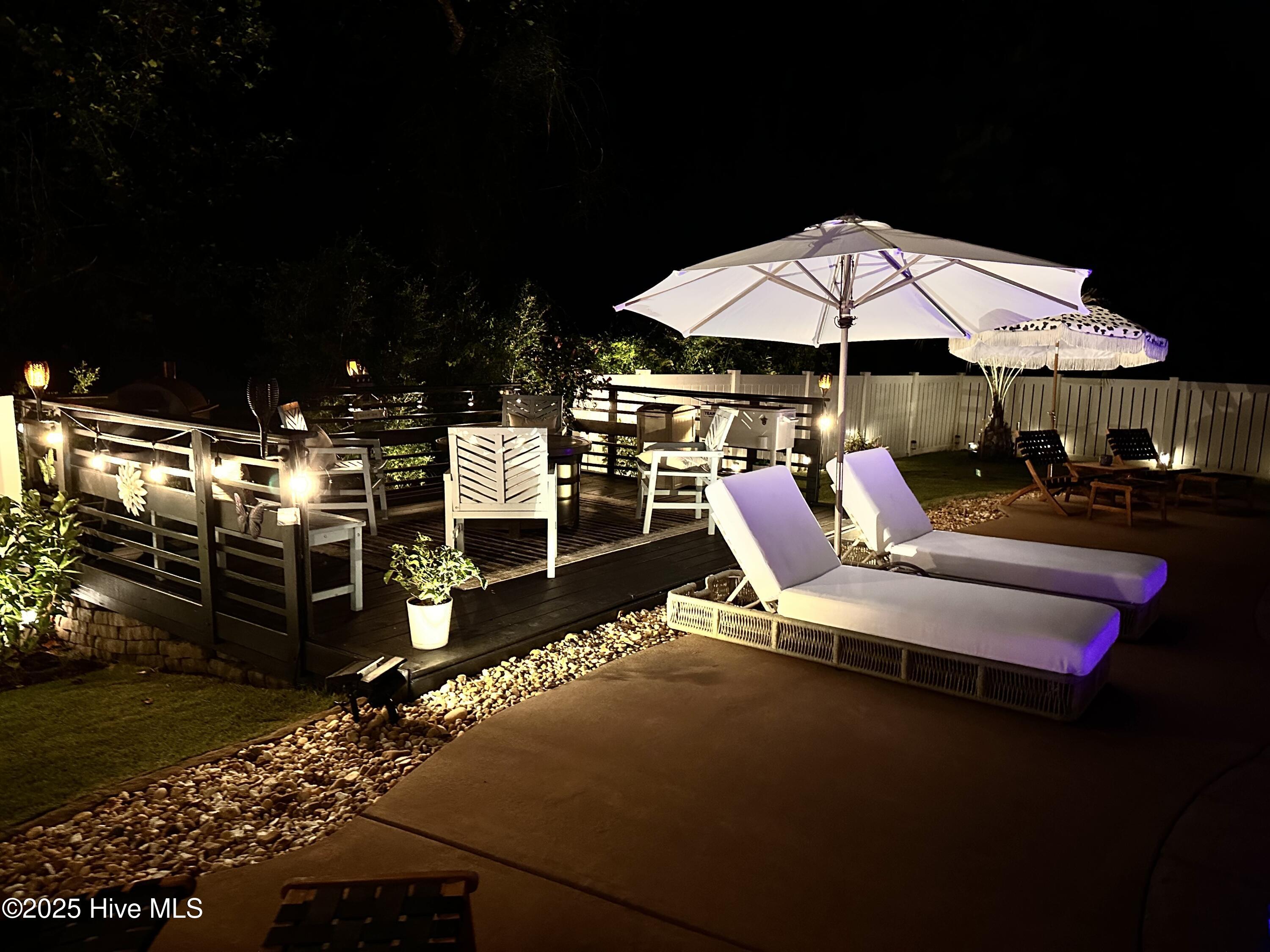 100518744 | Photo 46