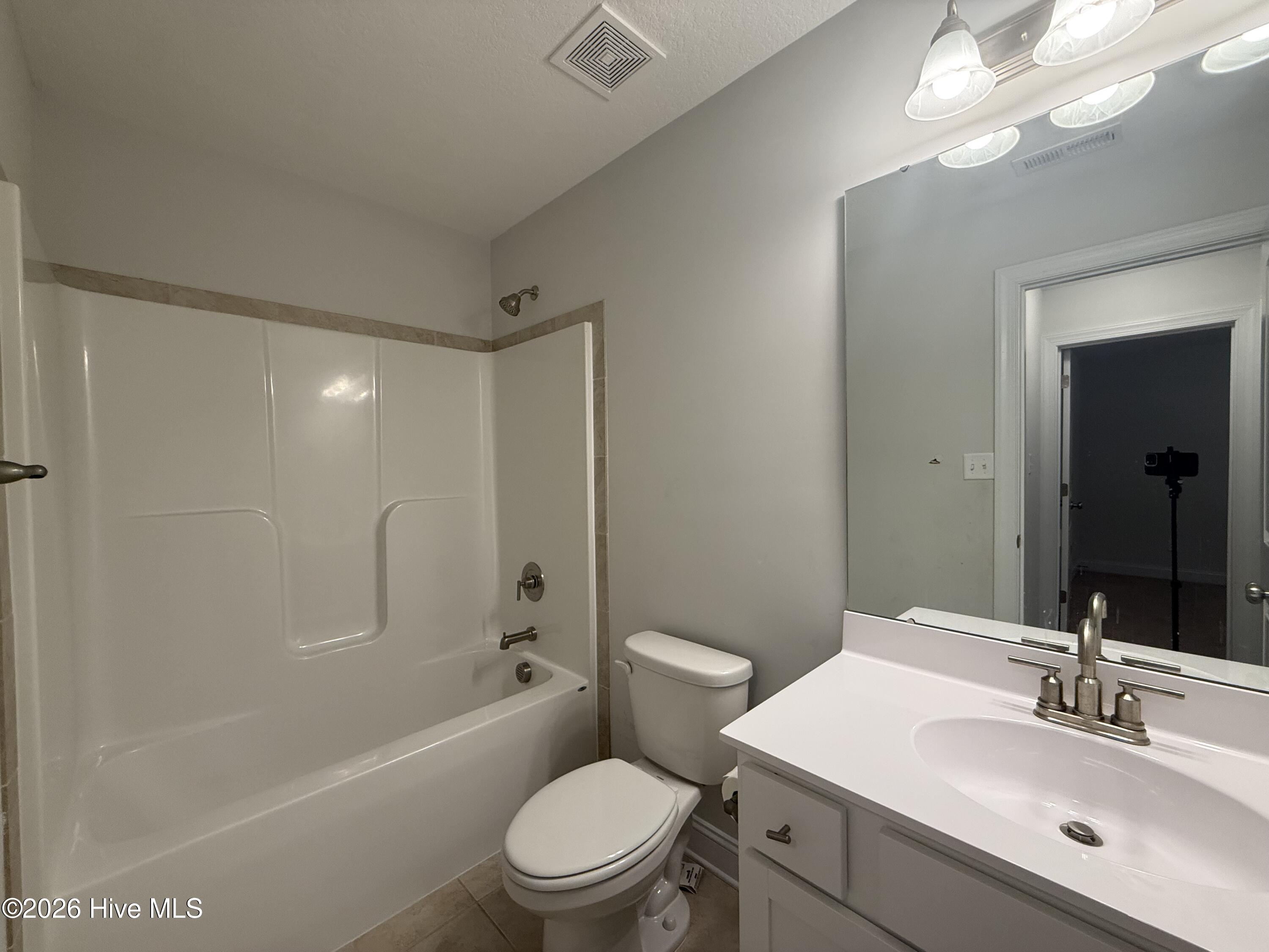 100555779 | Photo 11