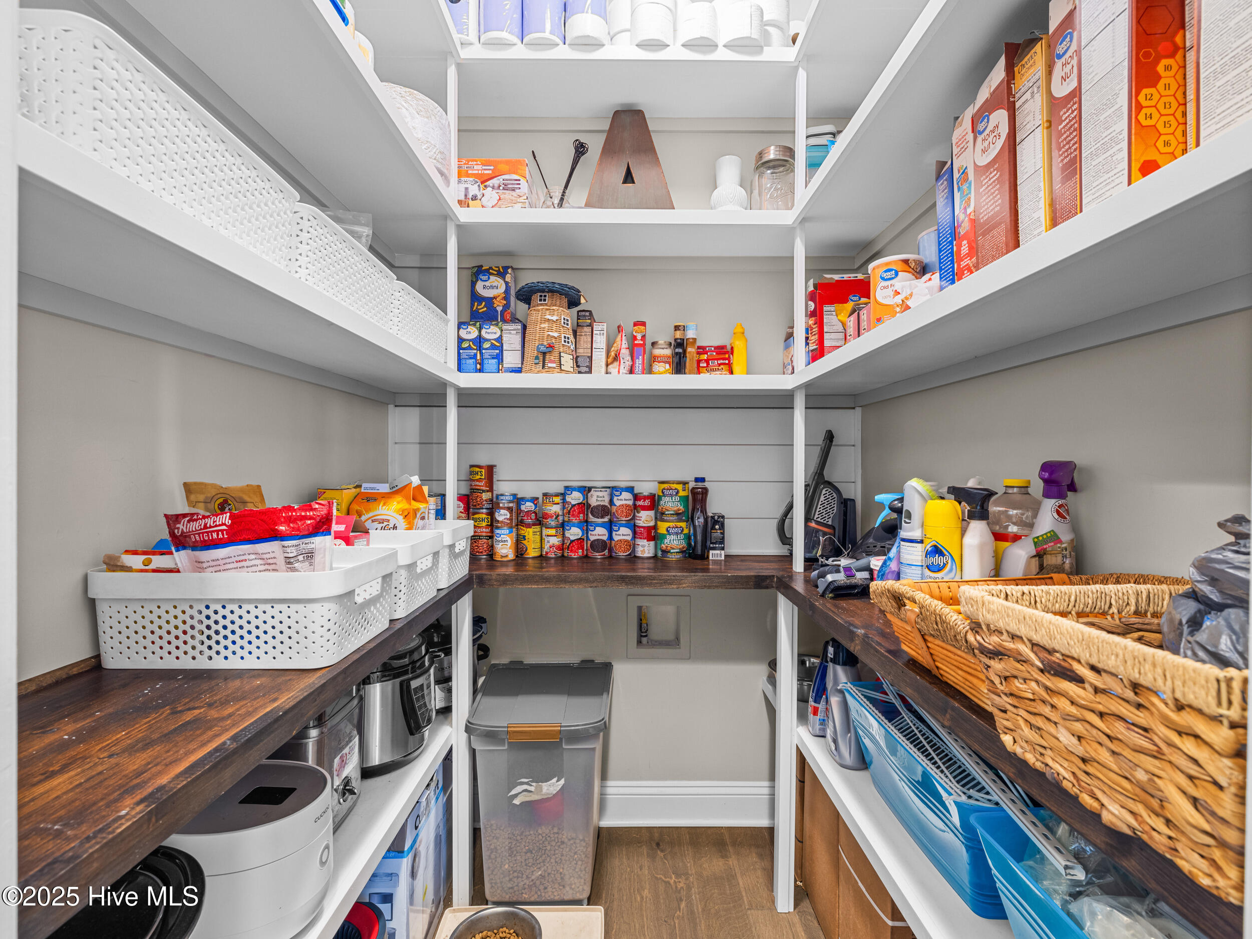 100545070 | Photo 22