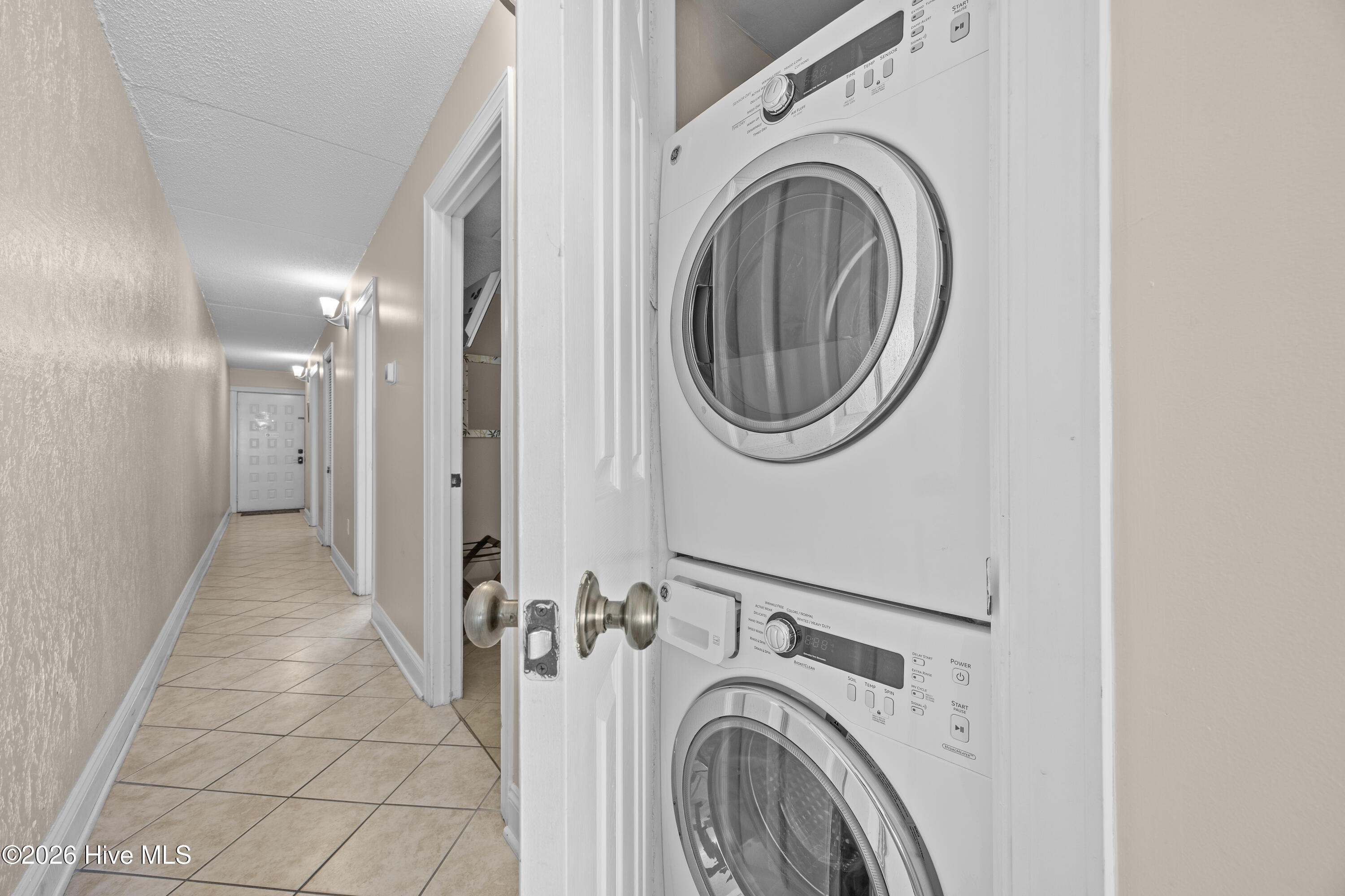 100564561 | Photo 19