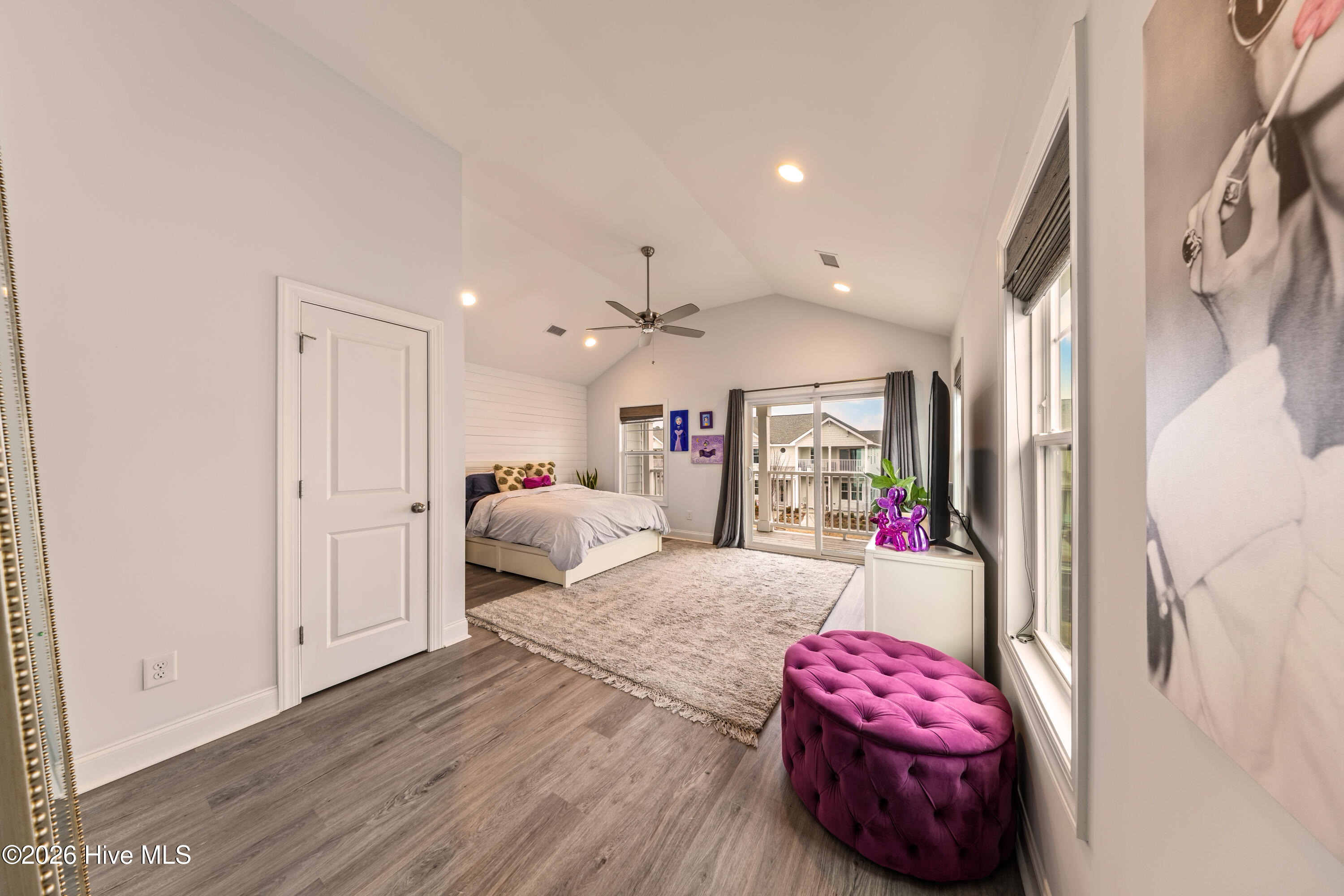 100558472 | Photo 19