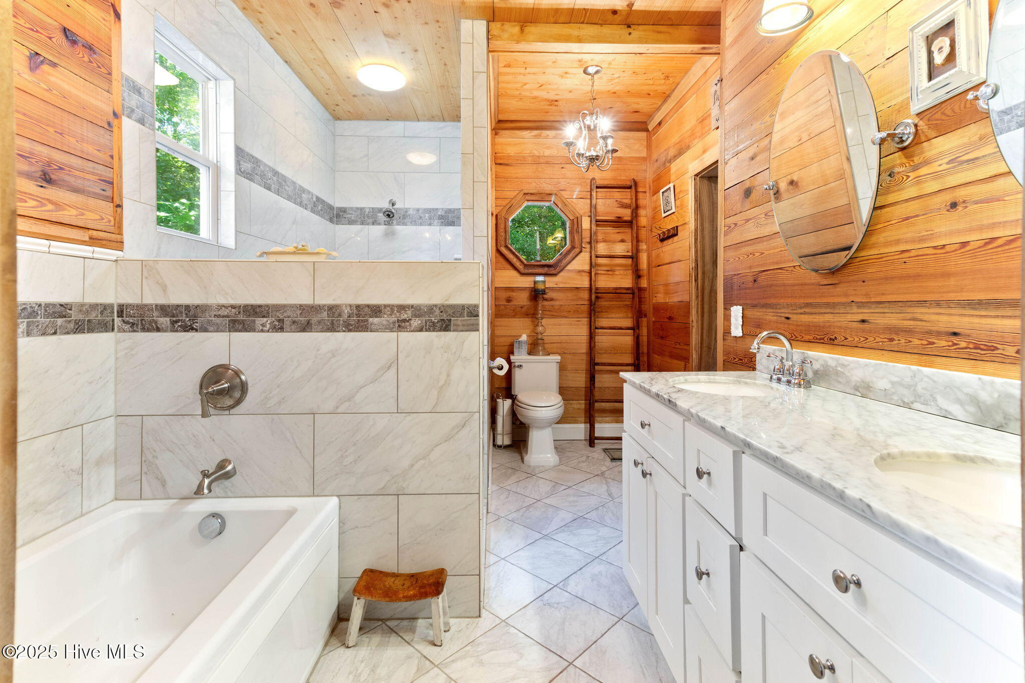 100507341 | Photo 26