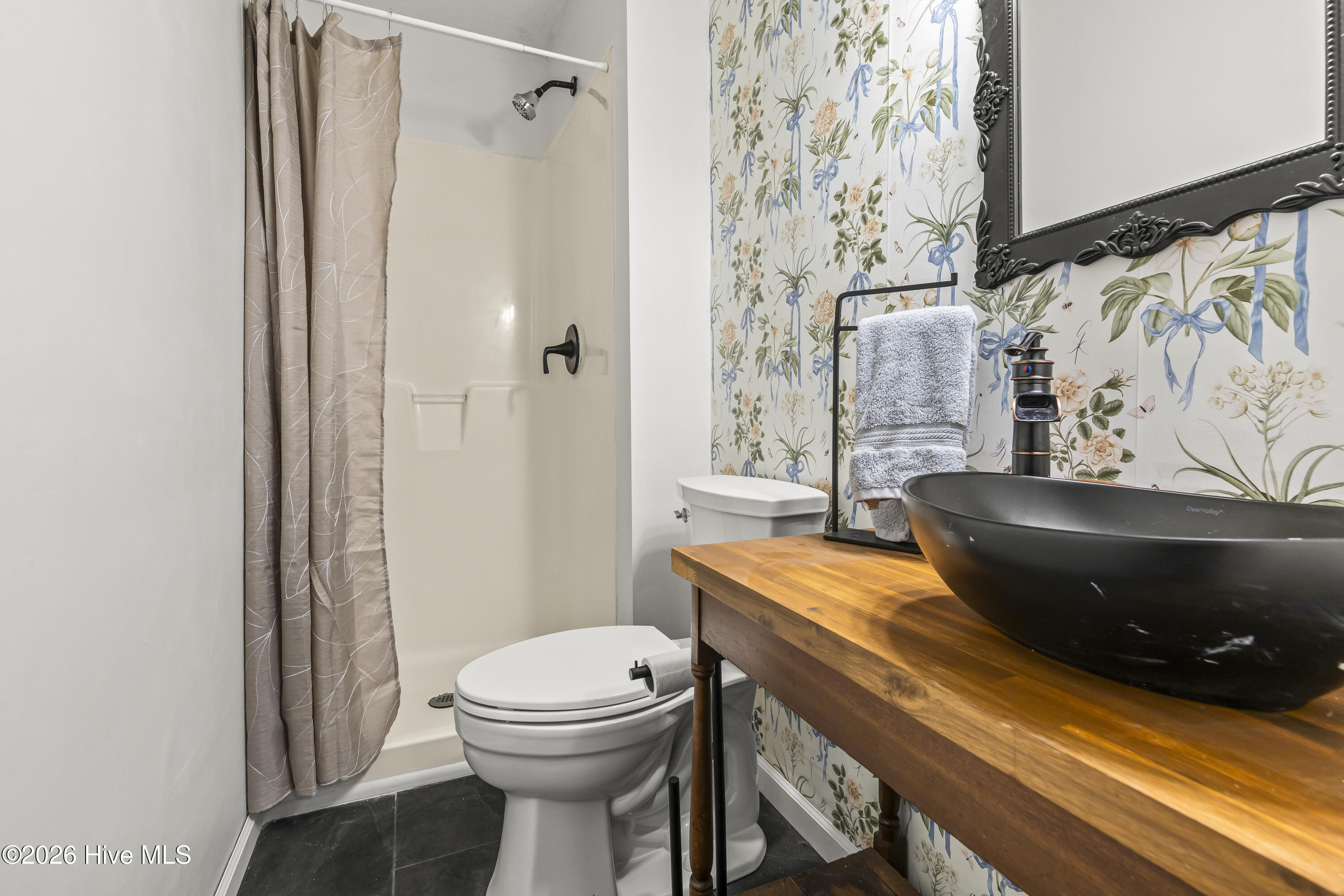 100550211 | Photo 18