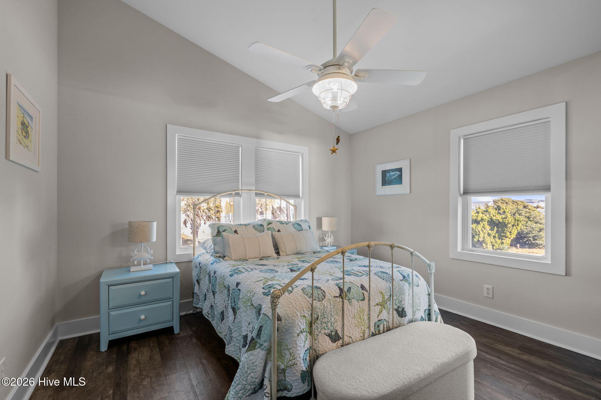 100552483 | Photo 12