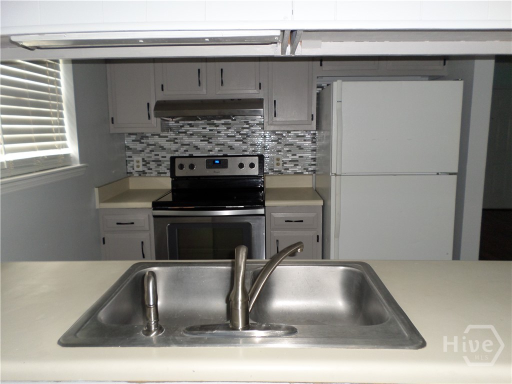 Range & Refrigerator