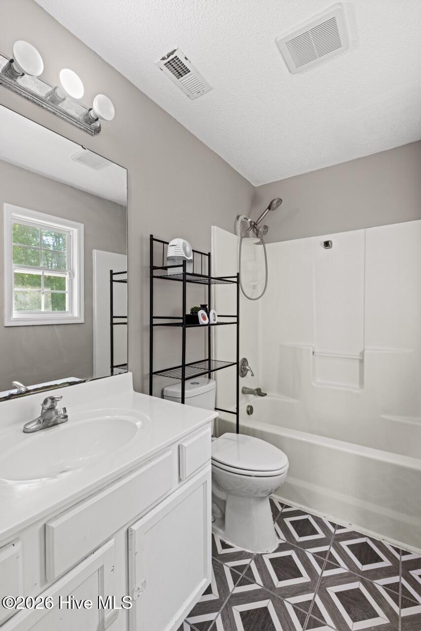 100567883 | Photo 21